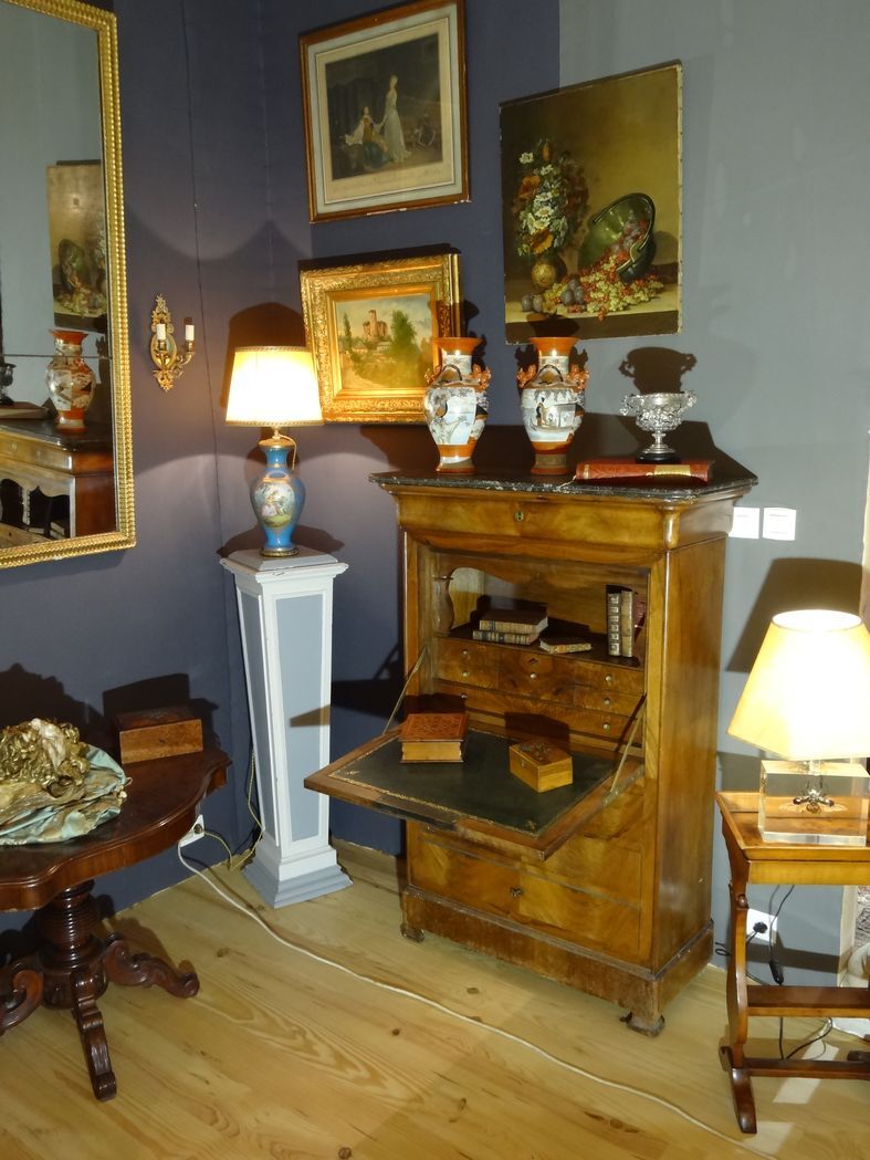 Secretary Louis Philippe in walnut and walnut plating 98 x 143 cm