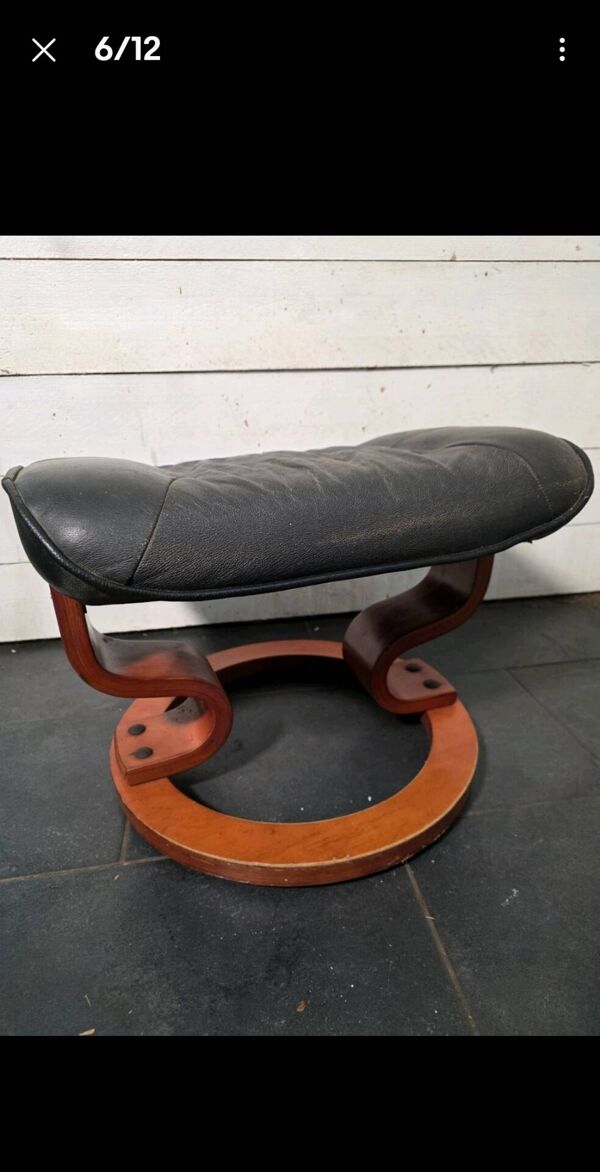 Repose pieds / Pouf en cuir noir  -Stressless