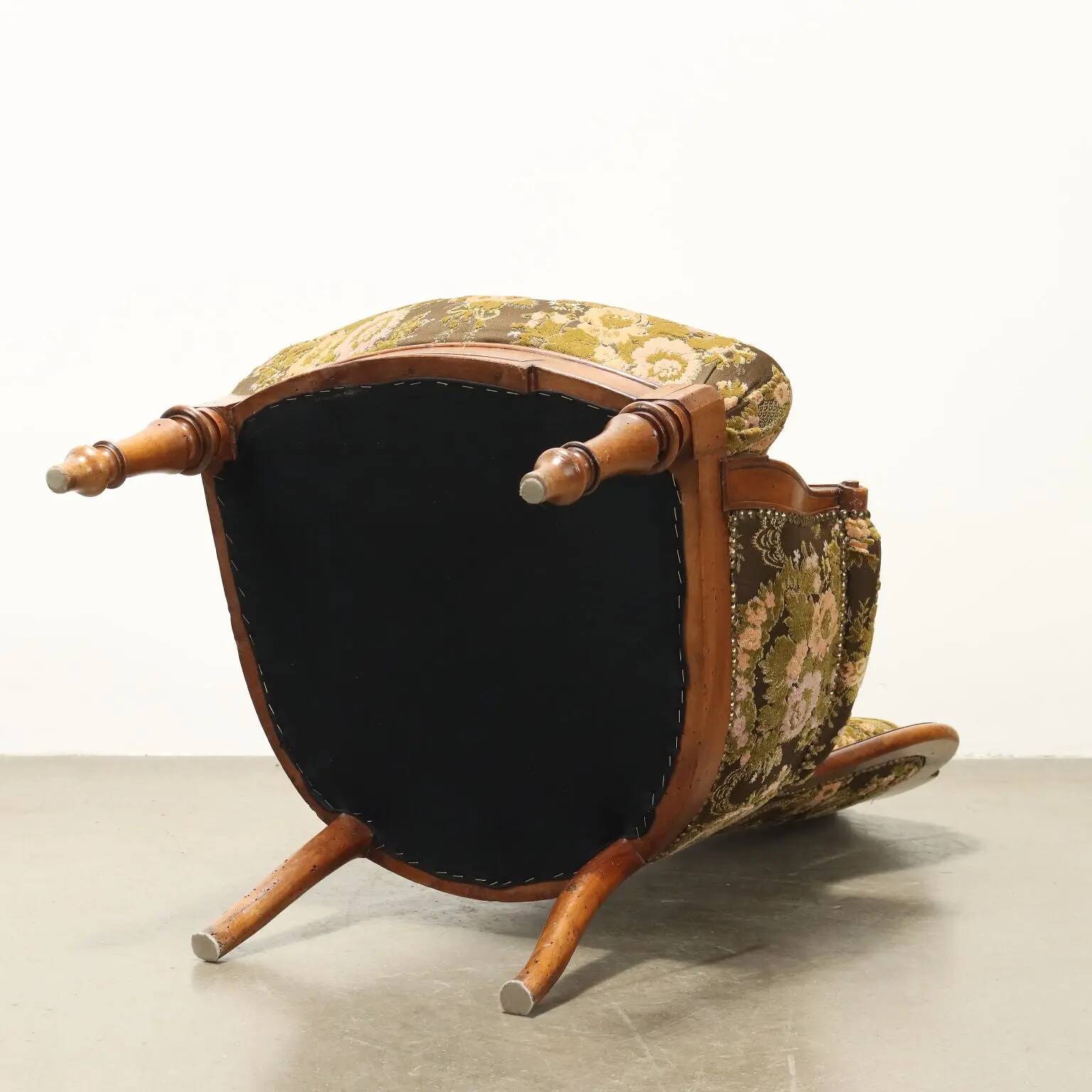 Fauteuil ancien umbertin en noyer et tissu, Italie, XIX Century