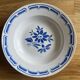 Assiettes creuses  dépareillées bleues