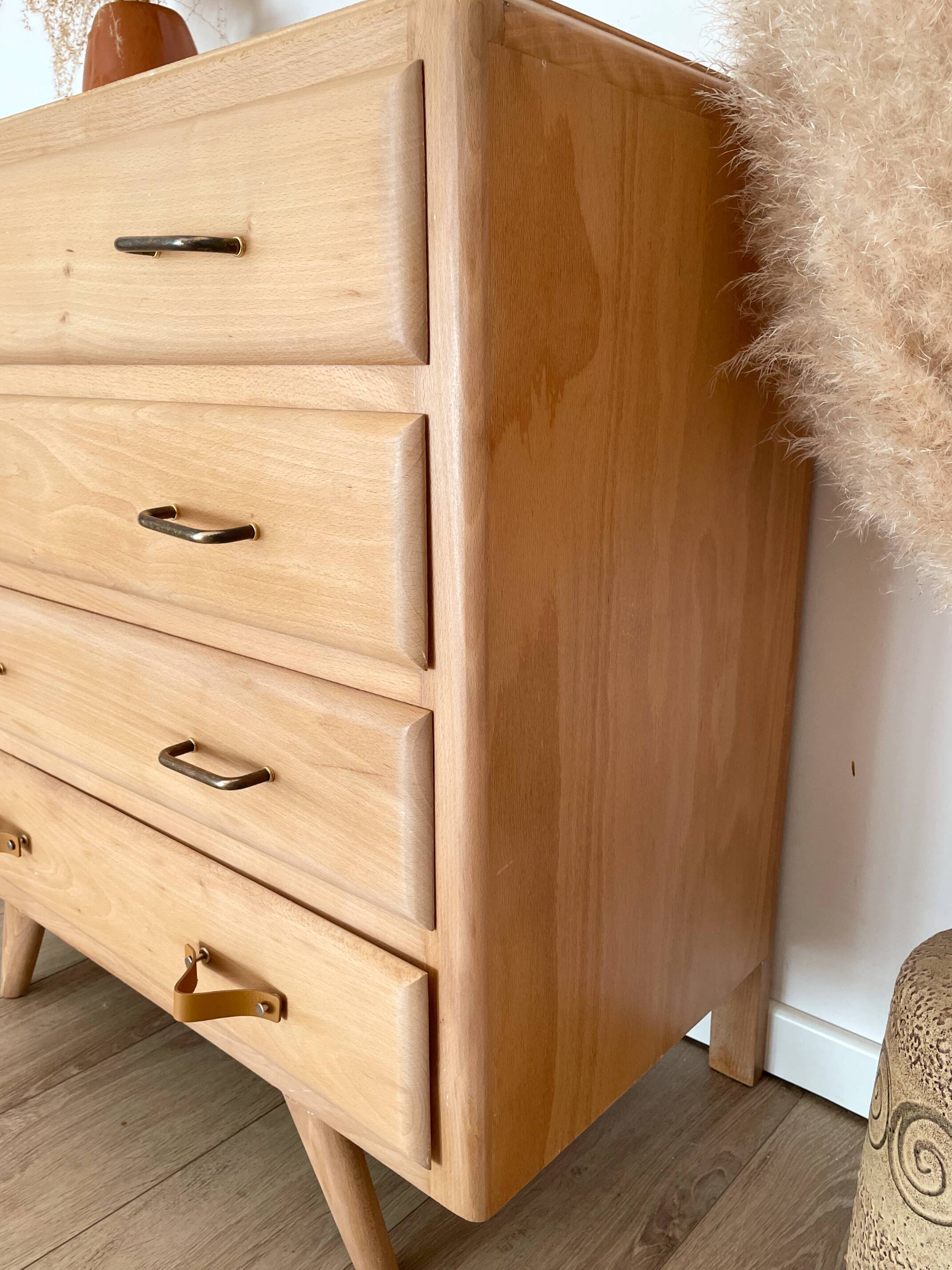 Vintage chest of drawers, tapered legs