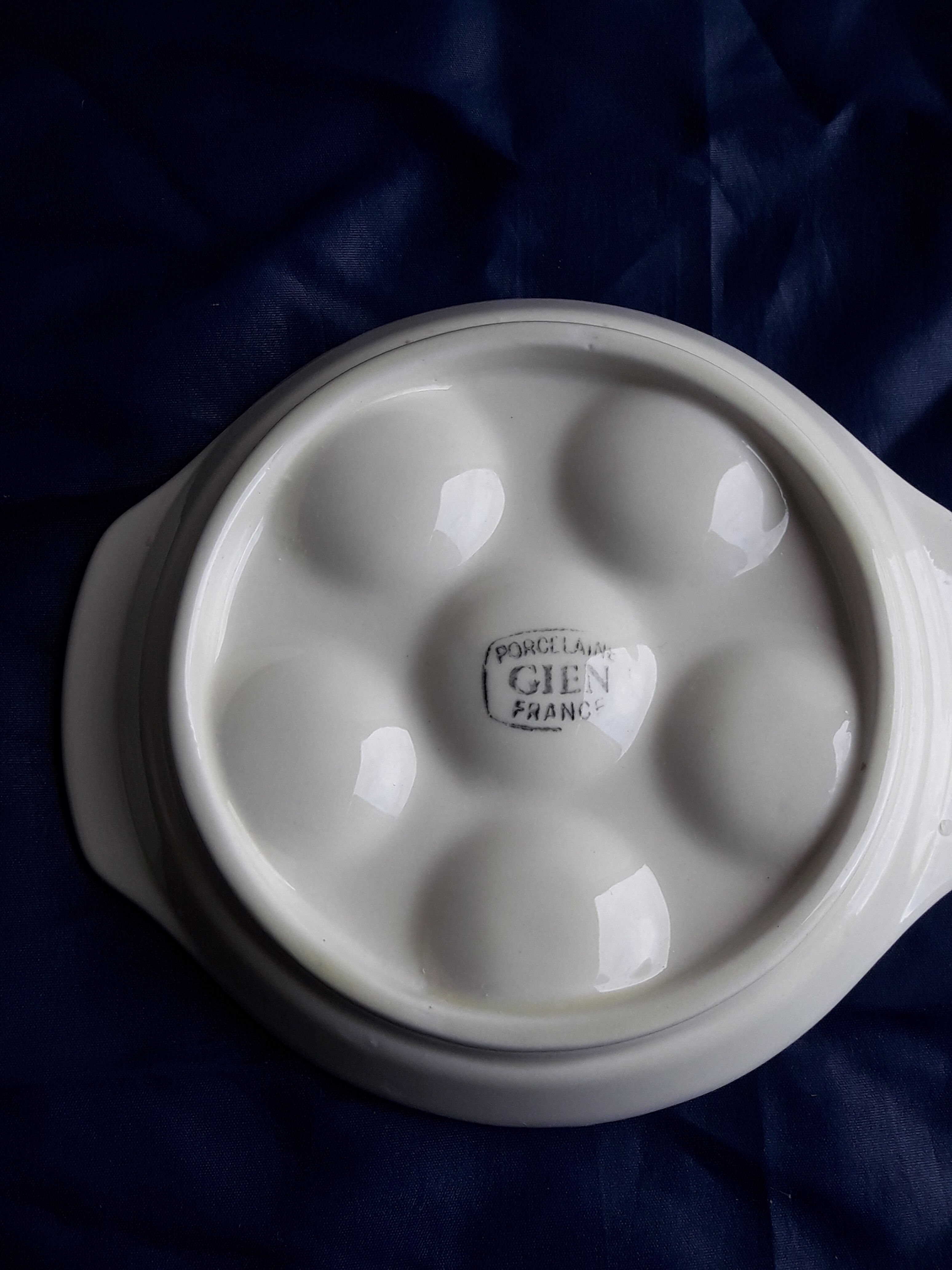 9 plates with 6 gien earthenware snails diam 14.5 cm
