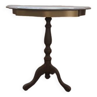 Pedestal table