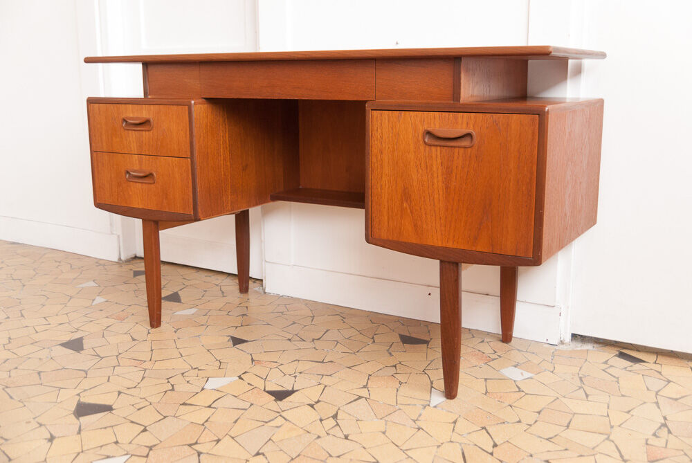 Office feet spindles by Gplan