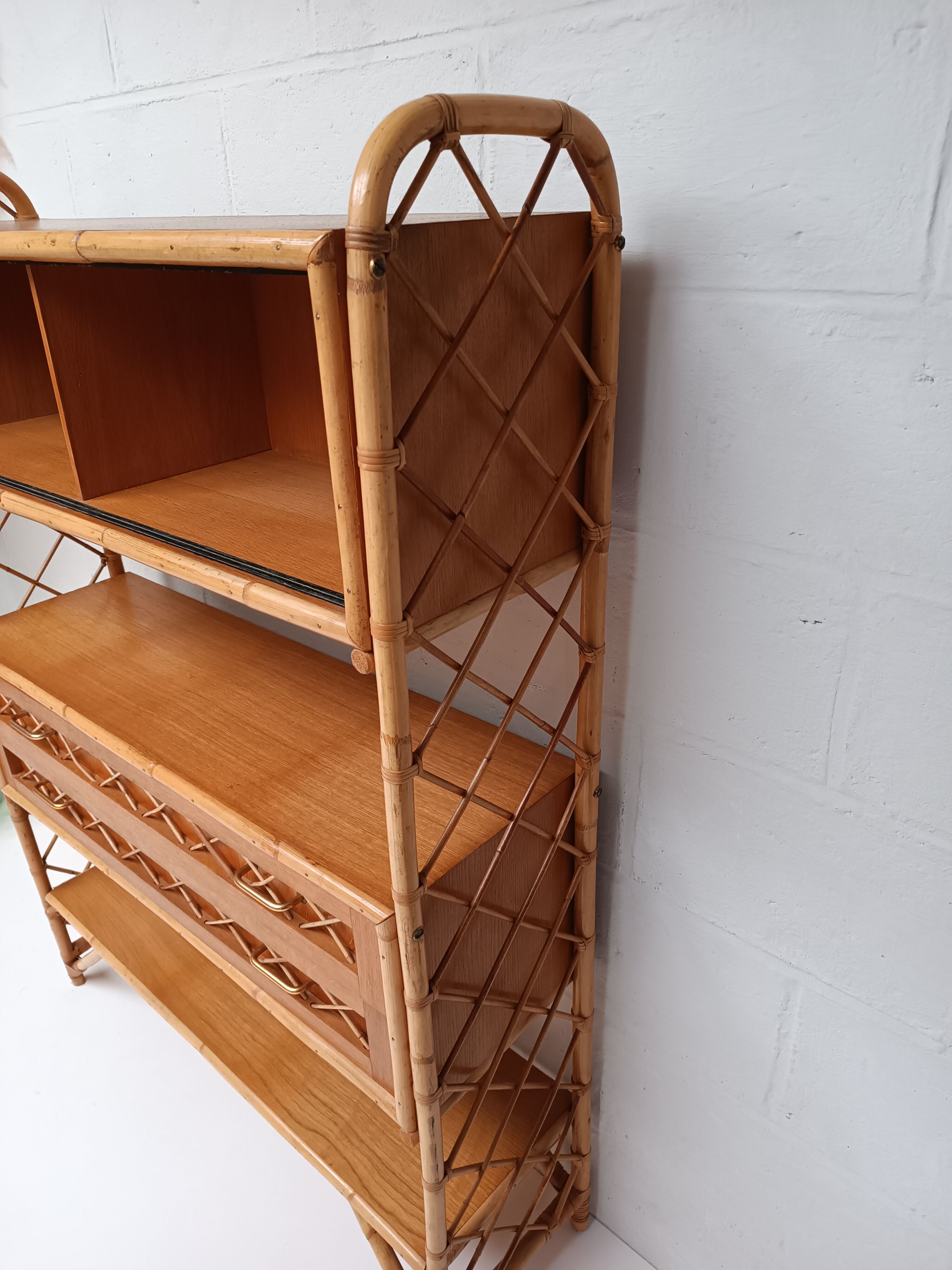 Bookcase shelf vintage in rattan