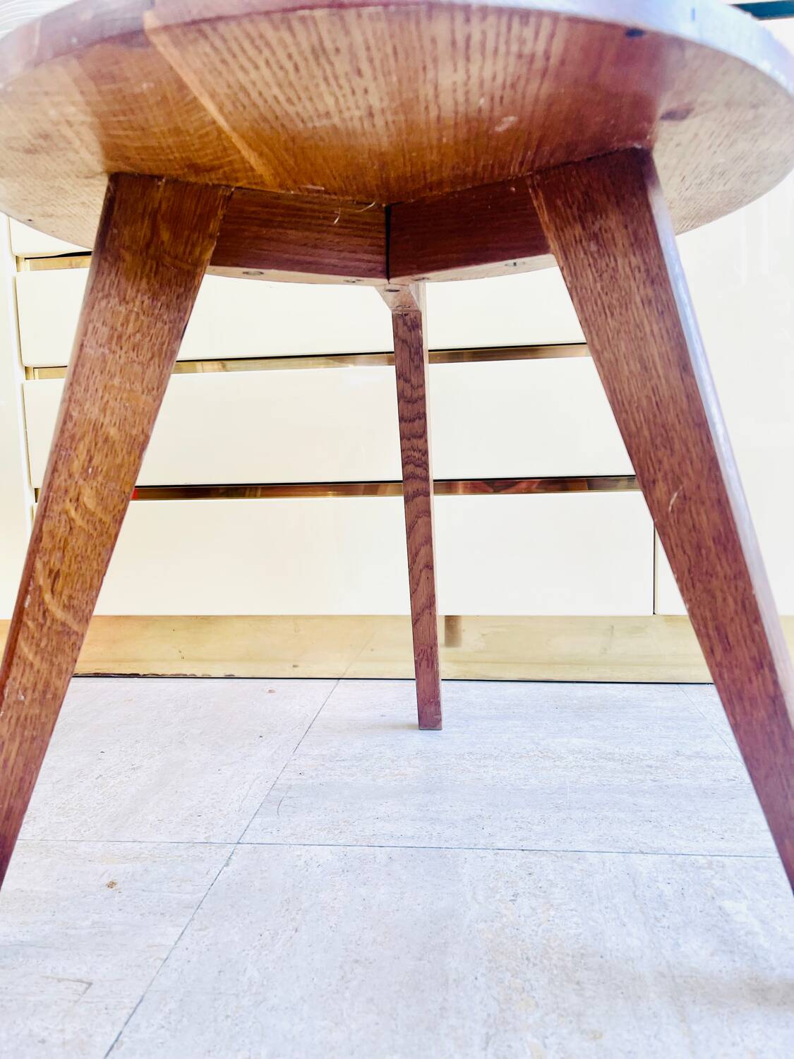 Petite table basse tripode vintage, années 60