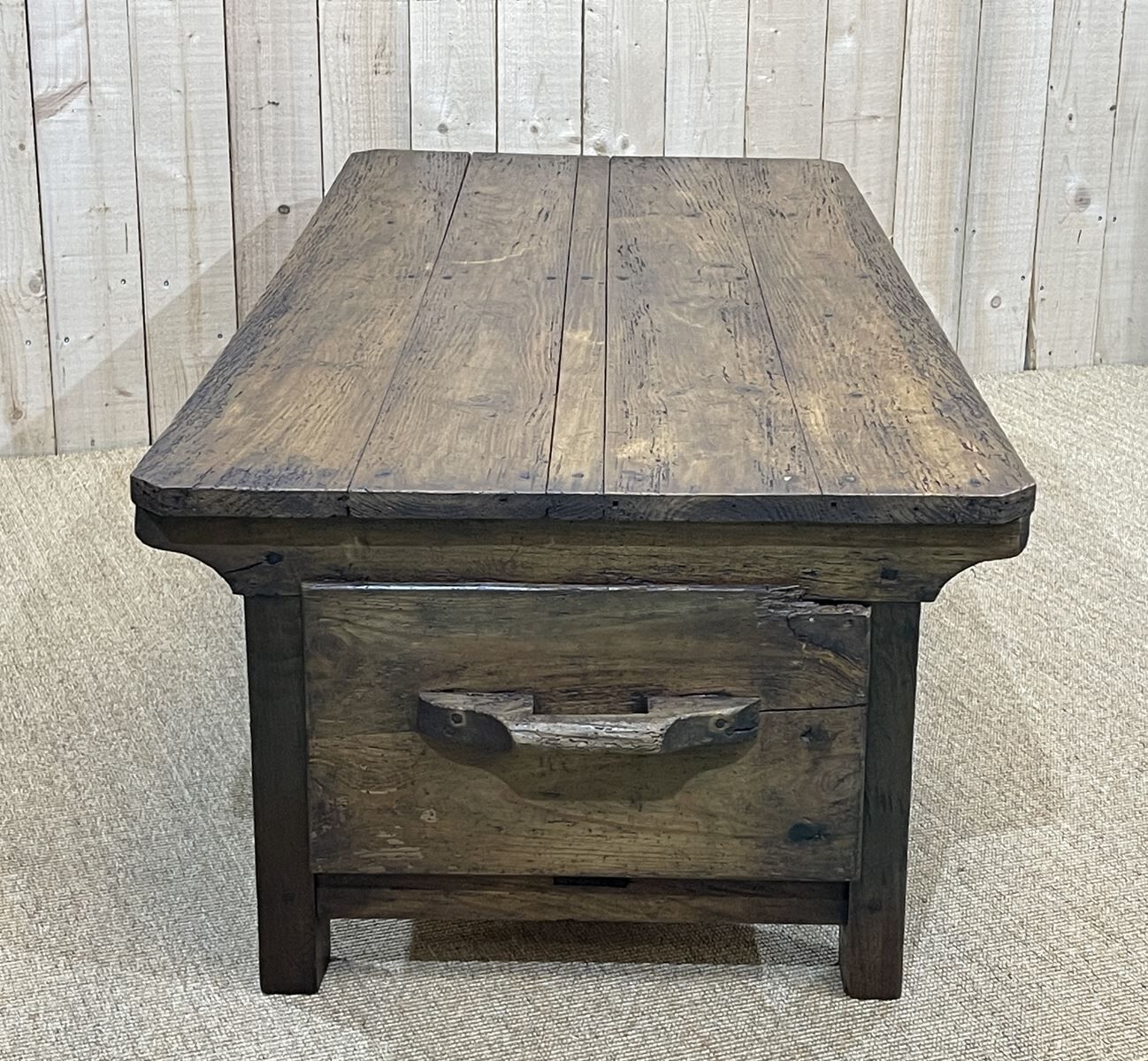 Coffee table early XXth fir with 2 drawers