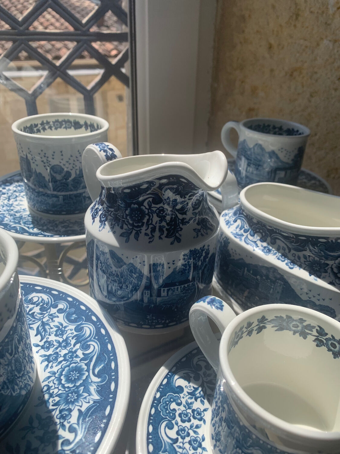 Villeroy & Boch "blue castle" breakfast service