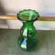 Vase en verre vert