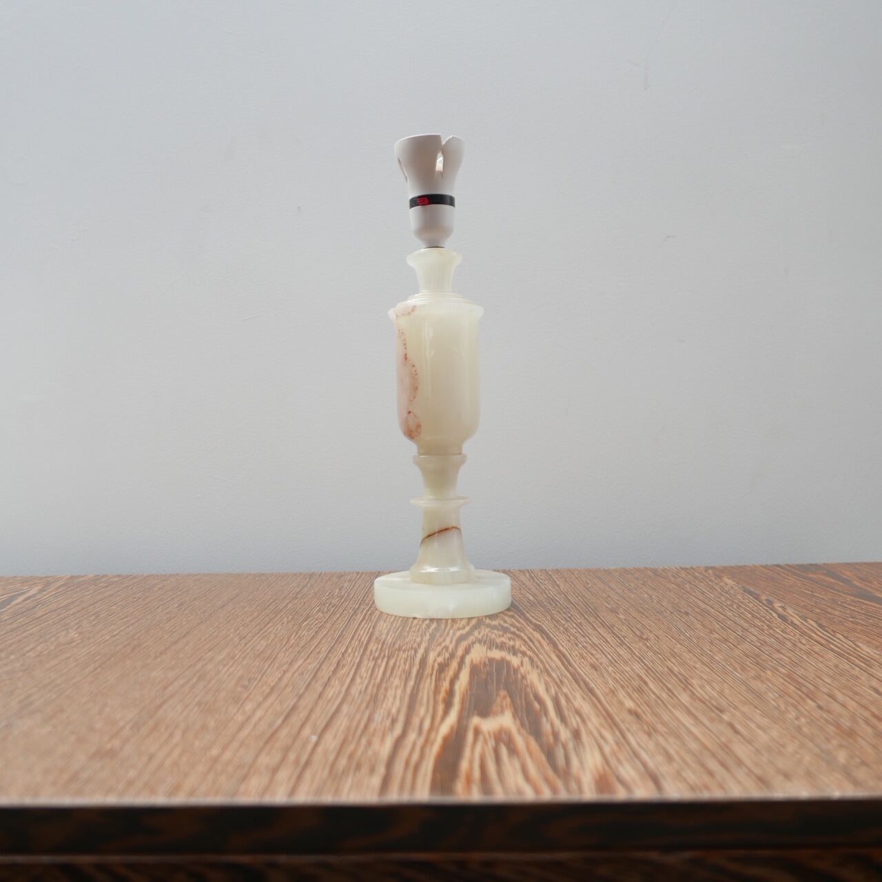 Onyx Alabster Mid-Century English Table Lamp