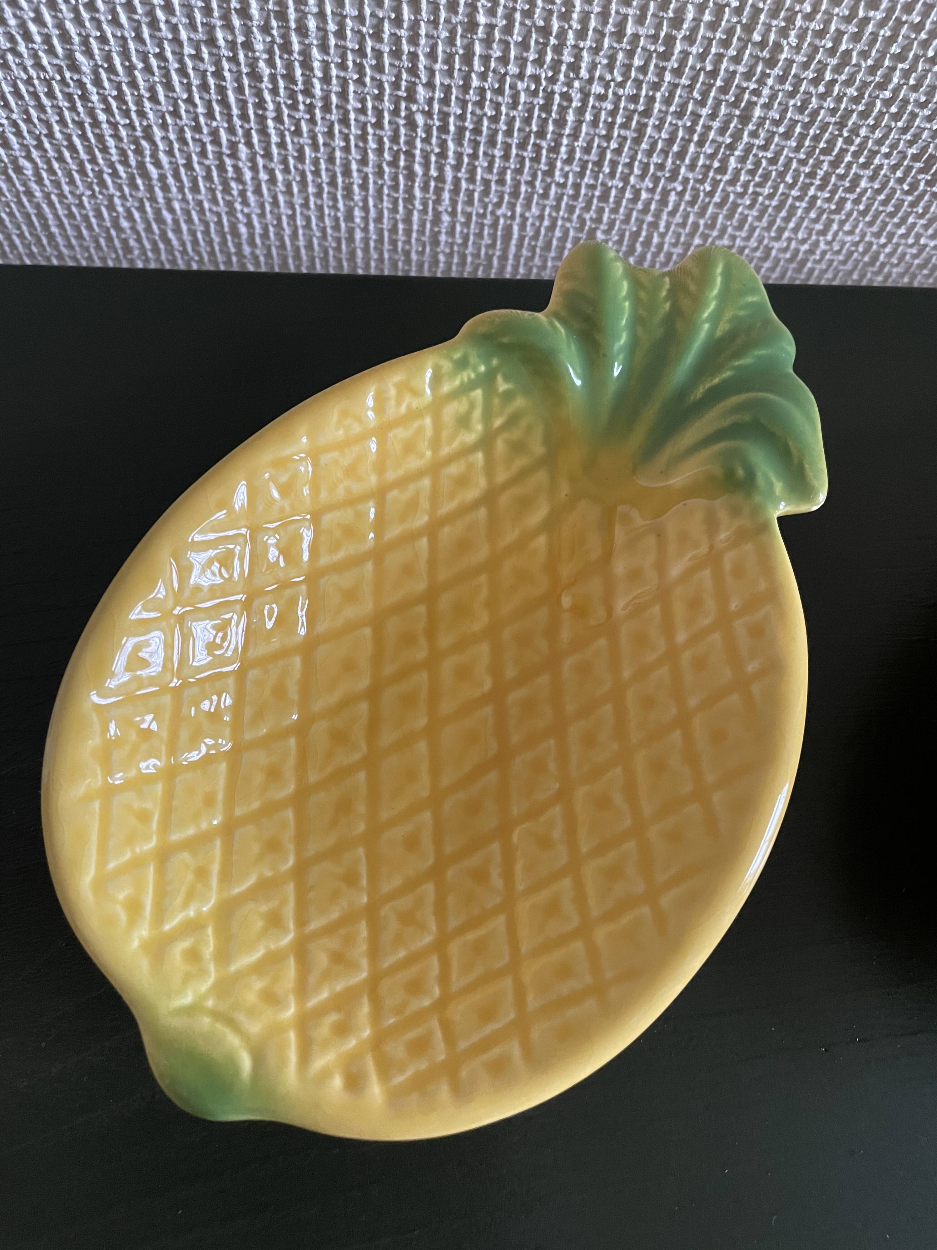 Pineapple cups