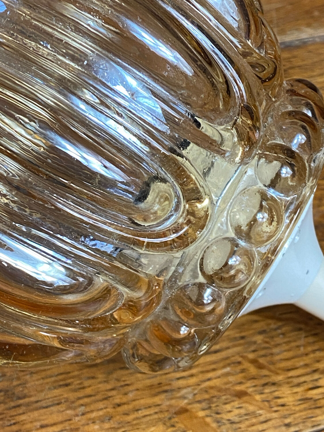 Suspension, baladeuse rétro en verre ambré