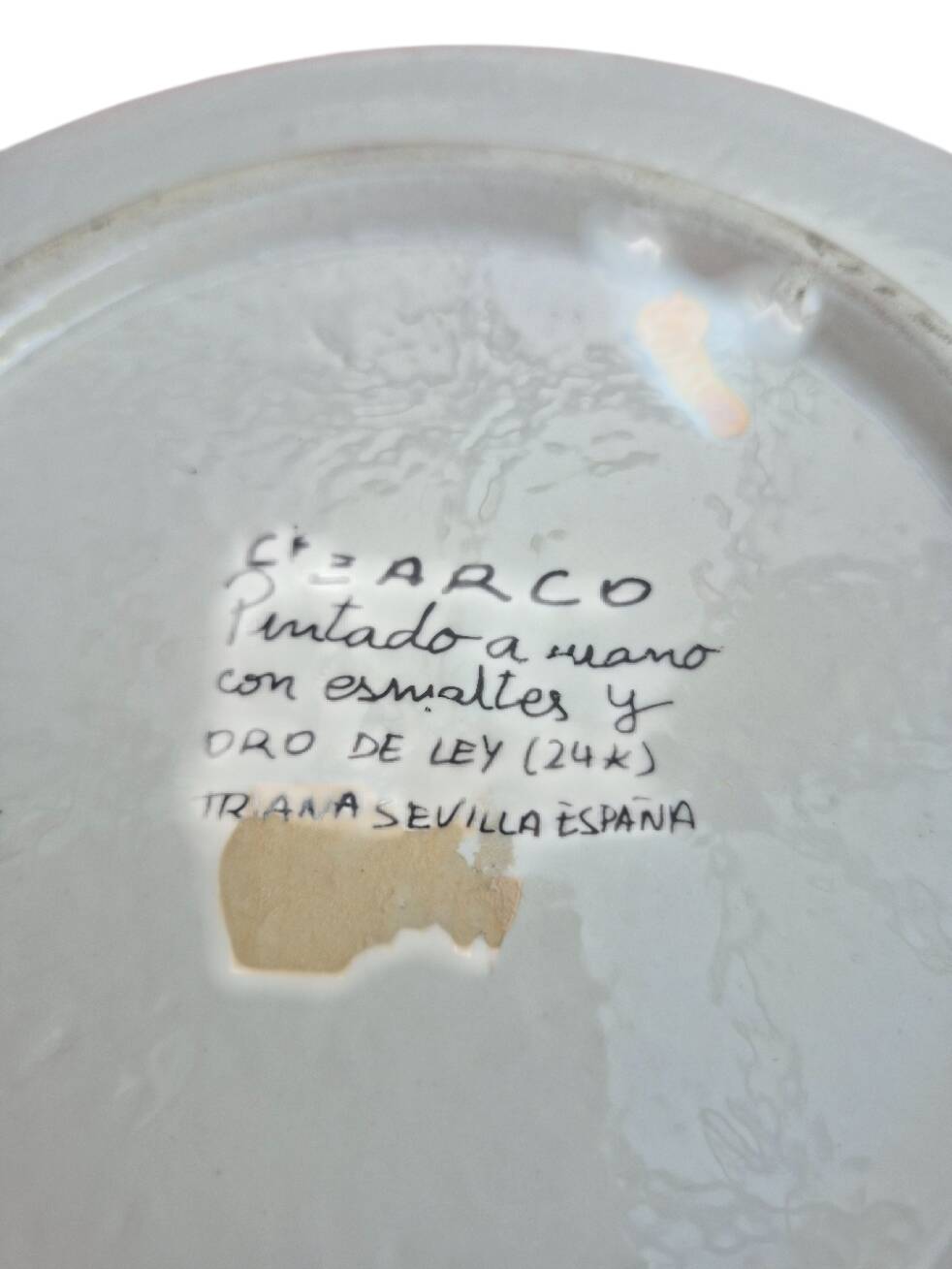 Plat en céramique émaillée