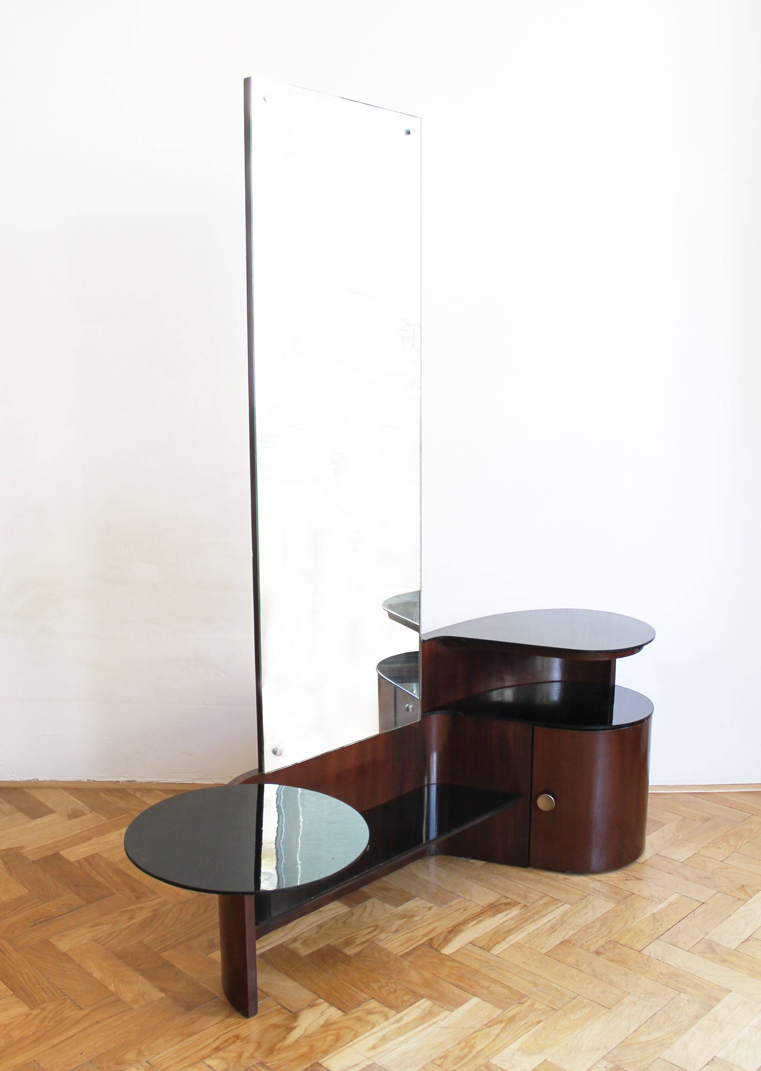 Coiffeuse moderniste des années 1930