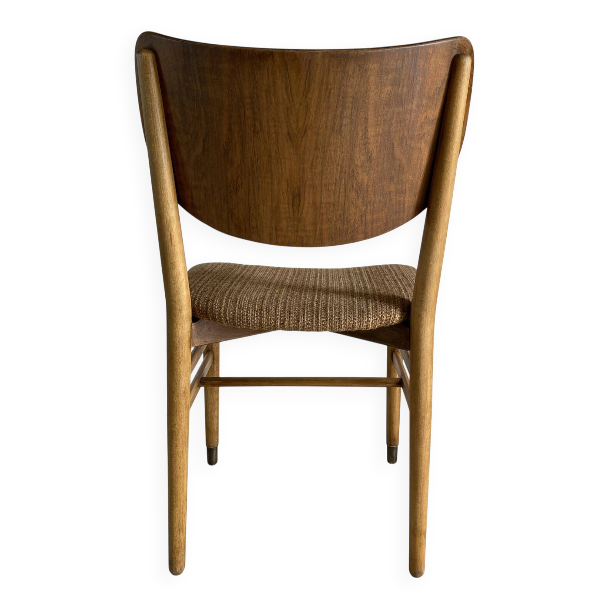 Une chaise de Niels et Eva Koppel