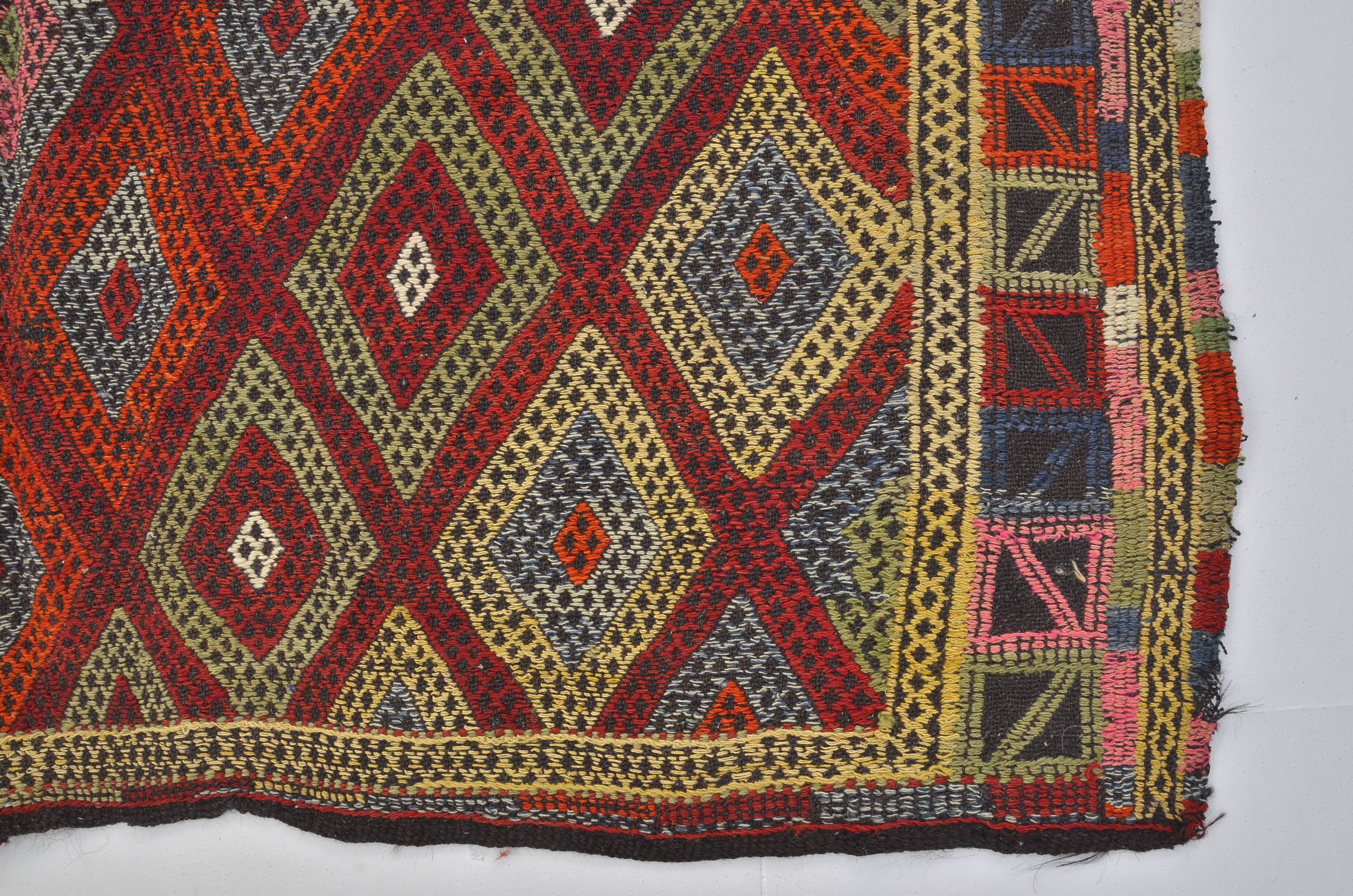 Tapis Kilim anatolien à motifs géométriques