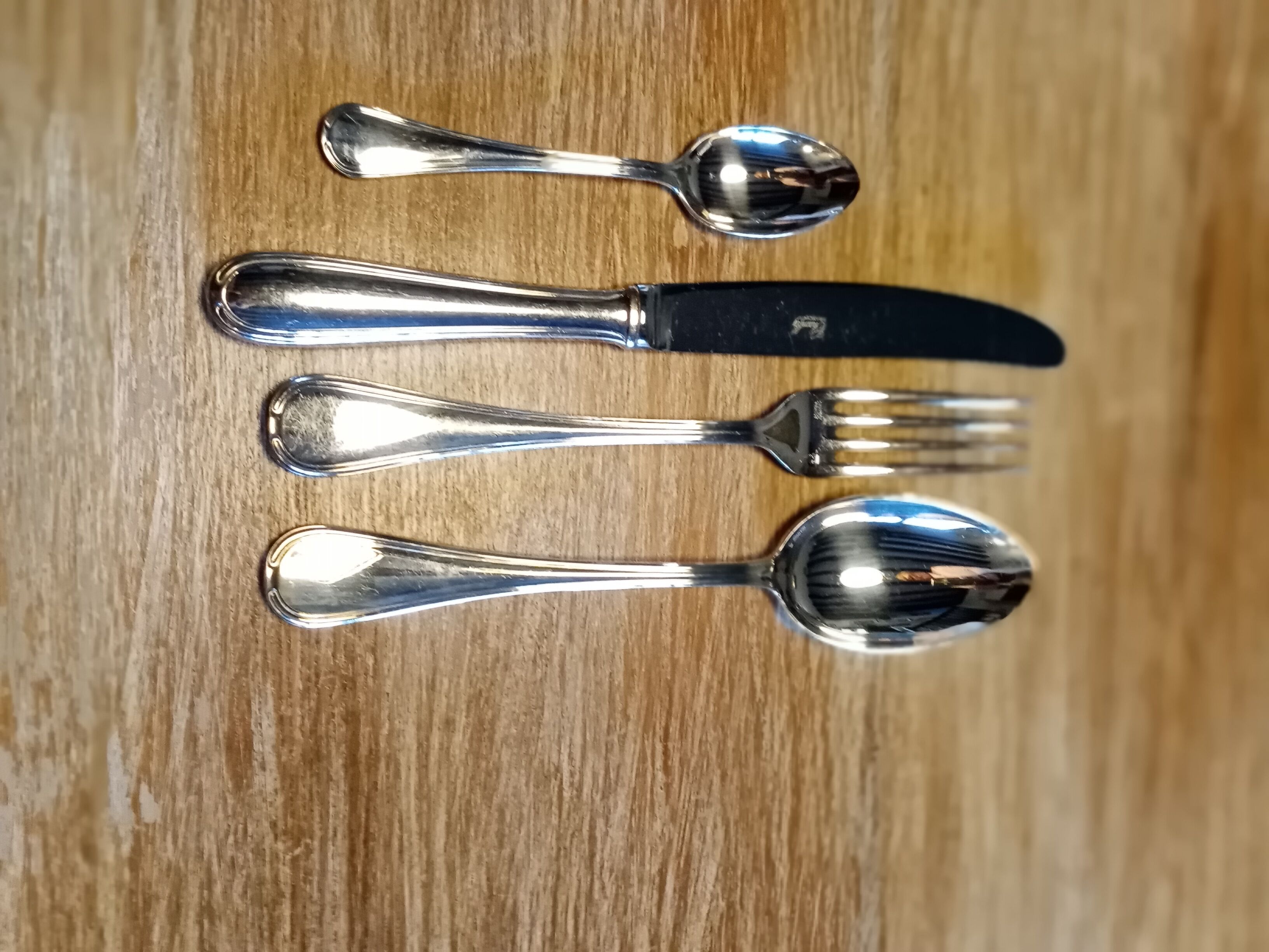 Shiny silver metal cutlery set