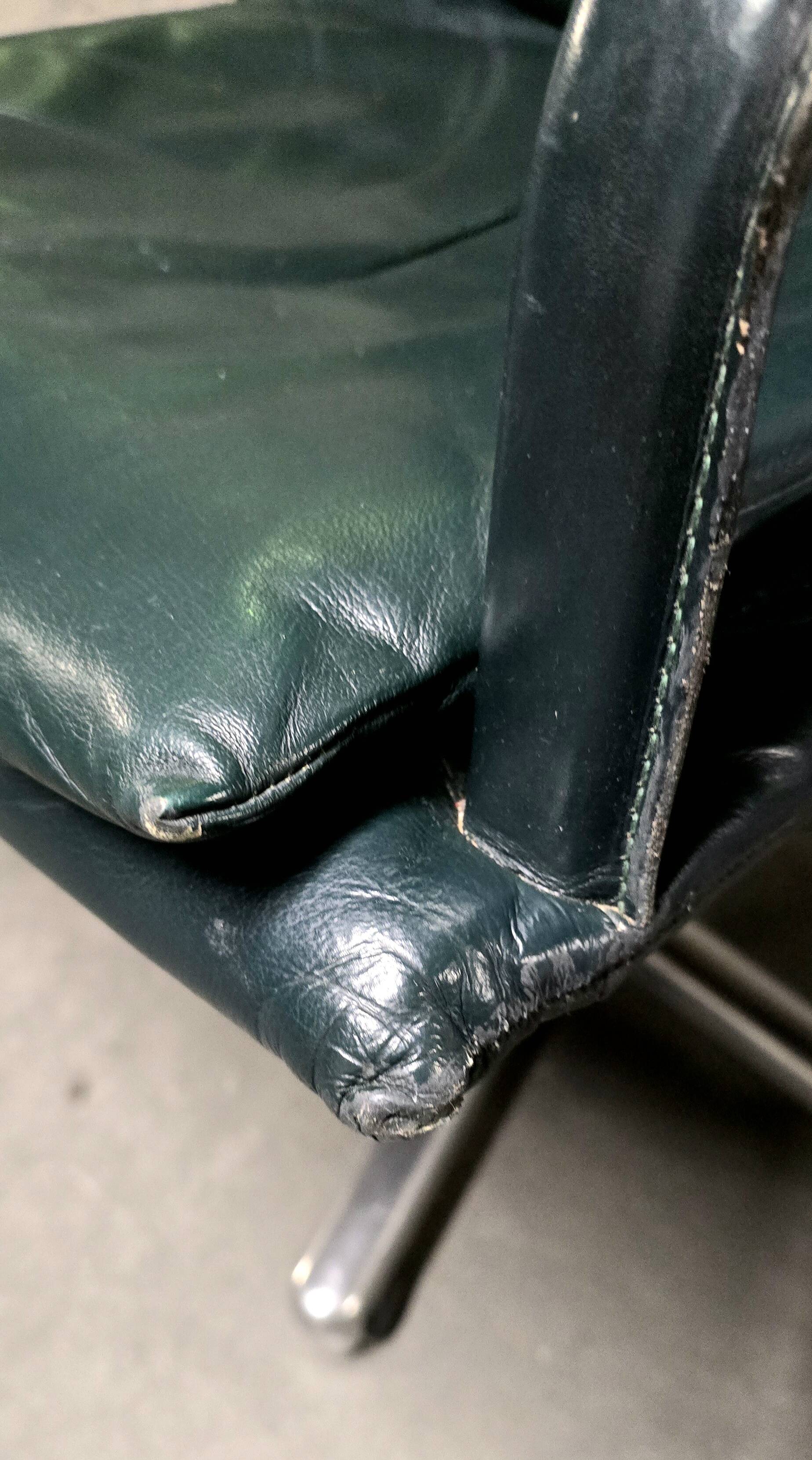 LOOP office chair – Pierluigi Molinari, 1992 – dark green leather