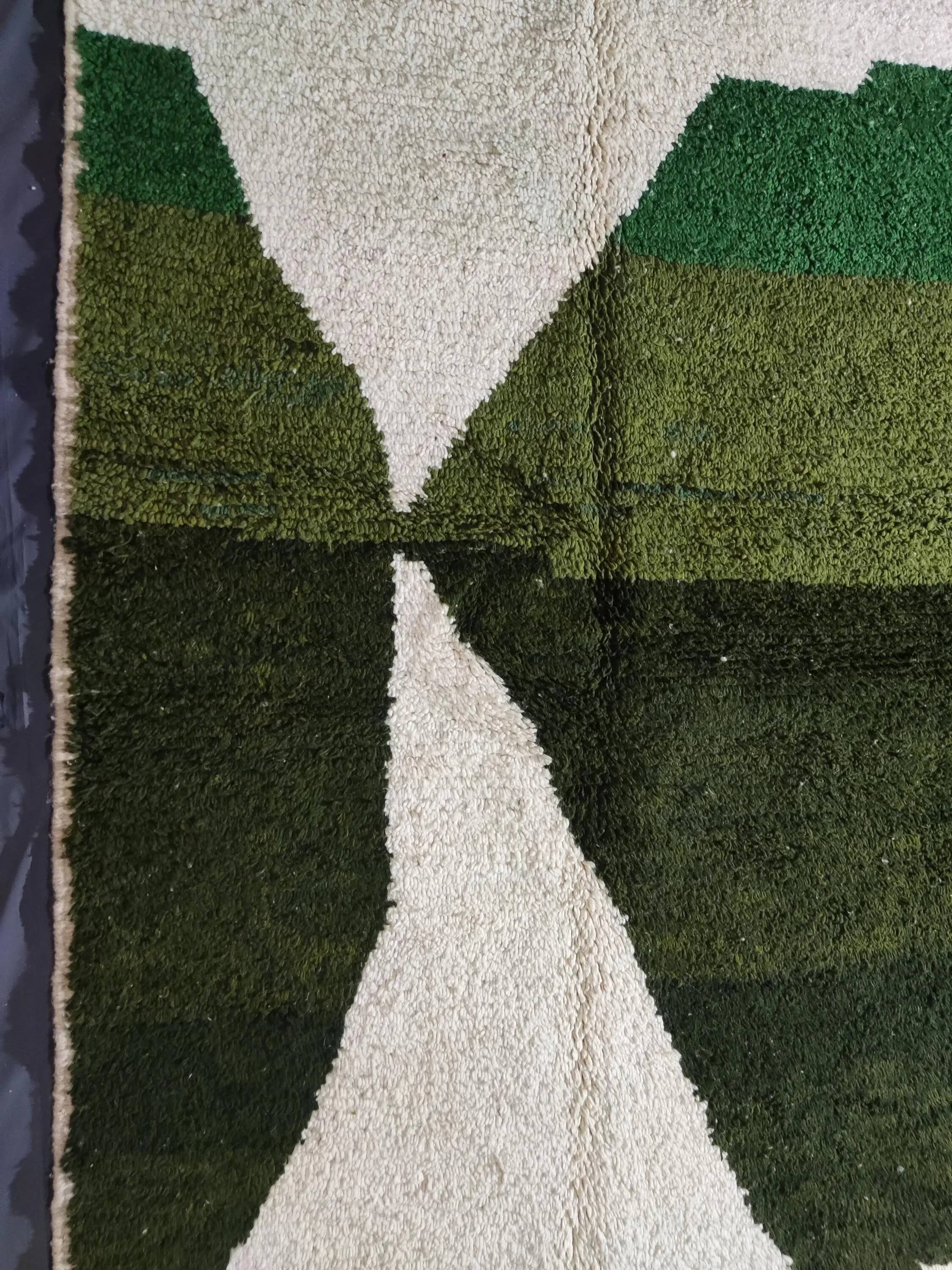 Handmade traditional carpet 250cm x 150cm Moroccan