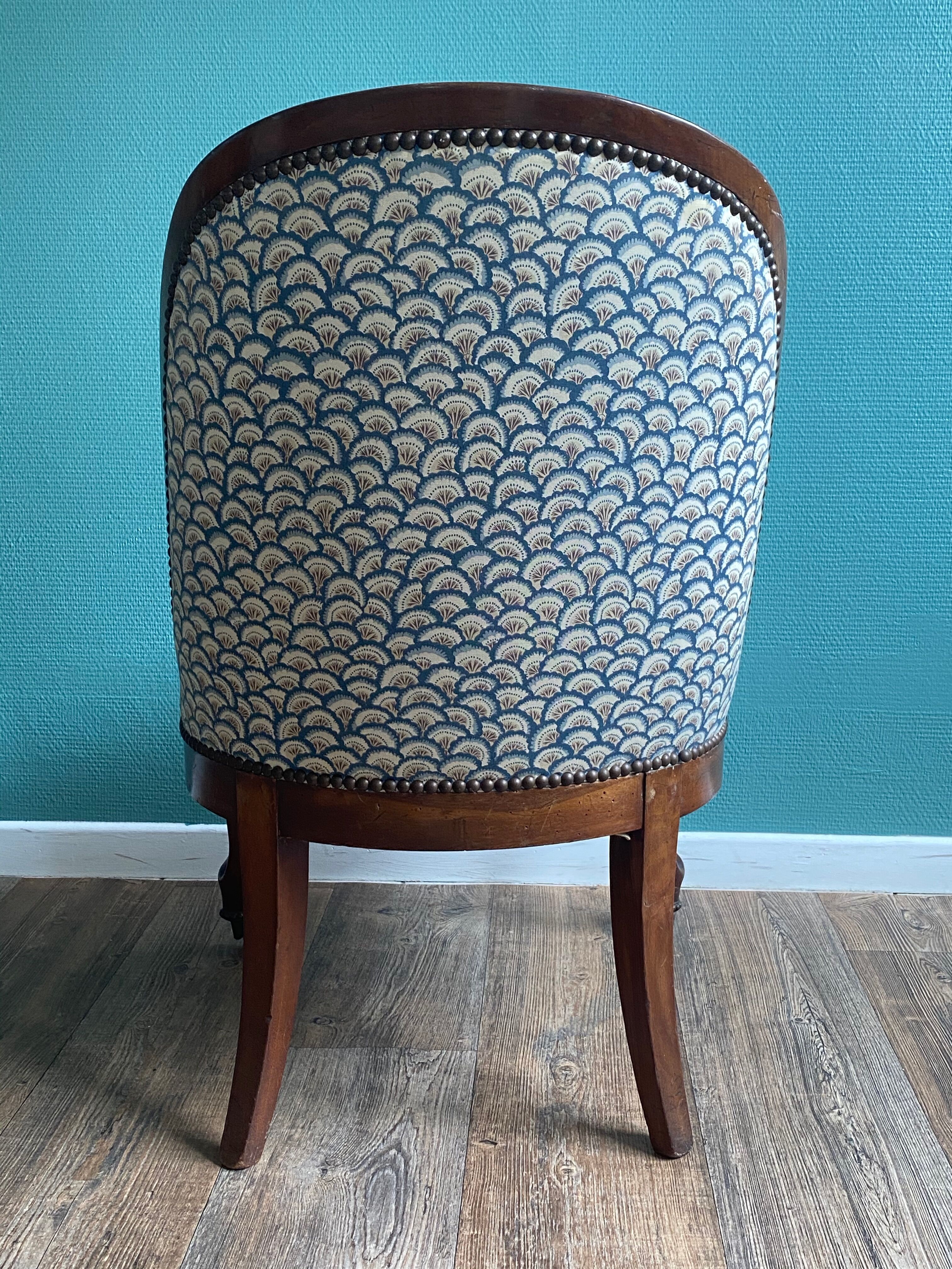 Blue shepherd's chair in mahogany era 19th