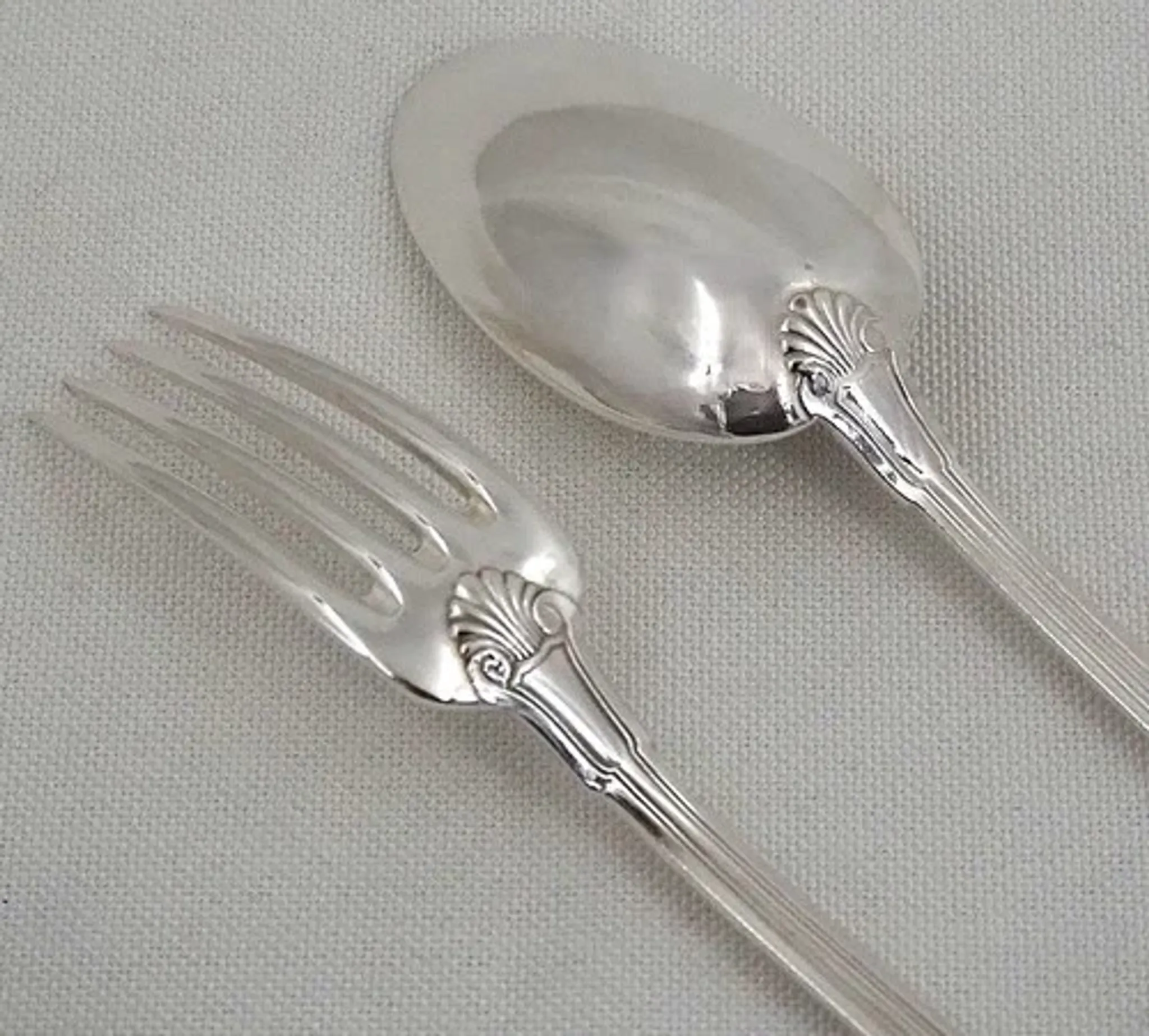 Boulenger Godrons 12 forks + 8 dessert spoons, 20 pieces.