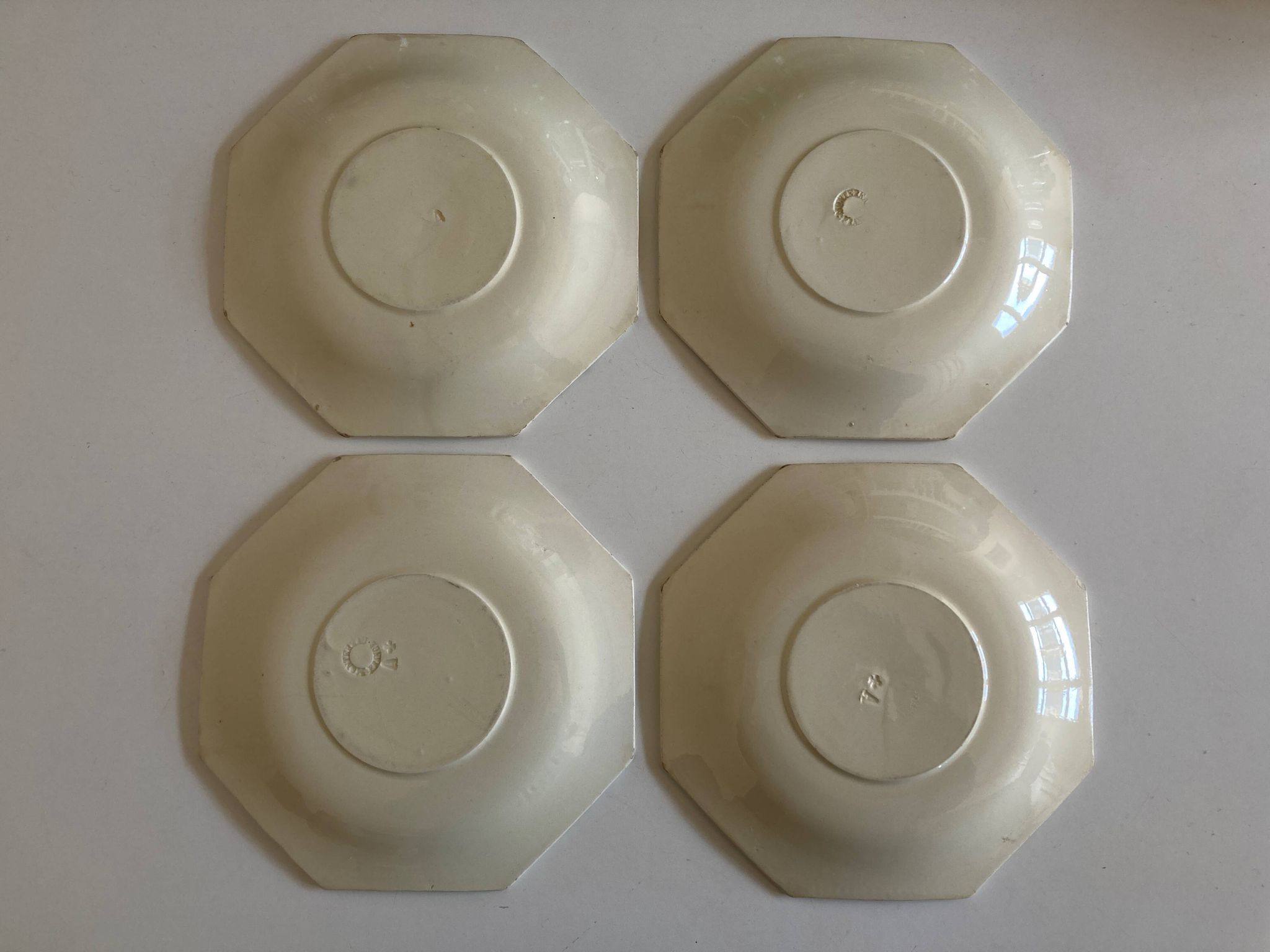 Set de 4 assiettes octogonales perles Creil & Montereau 19e