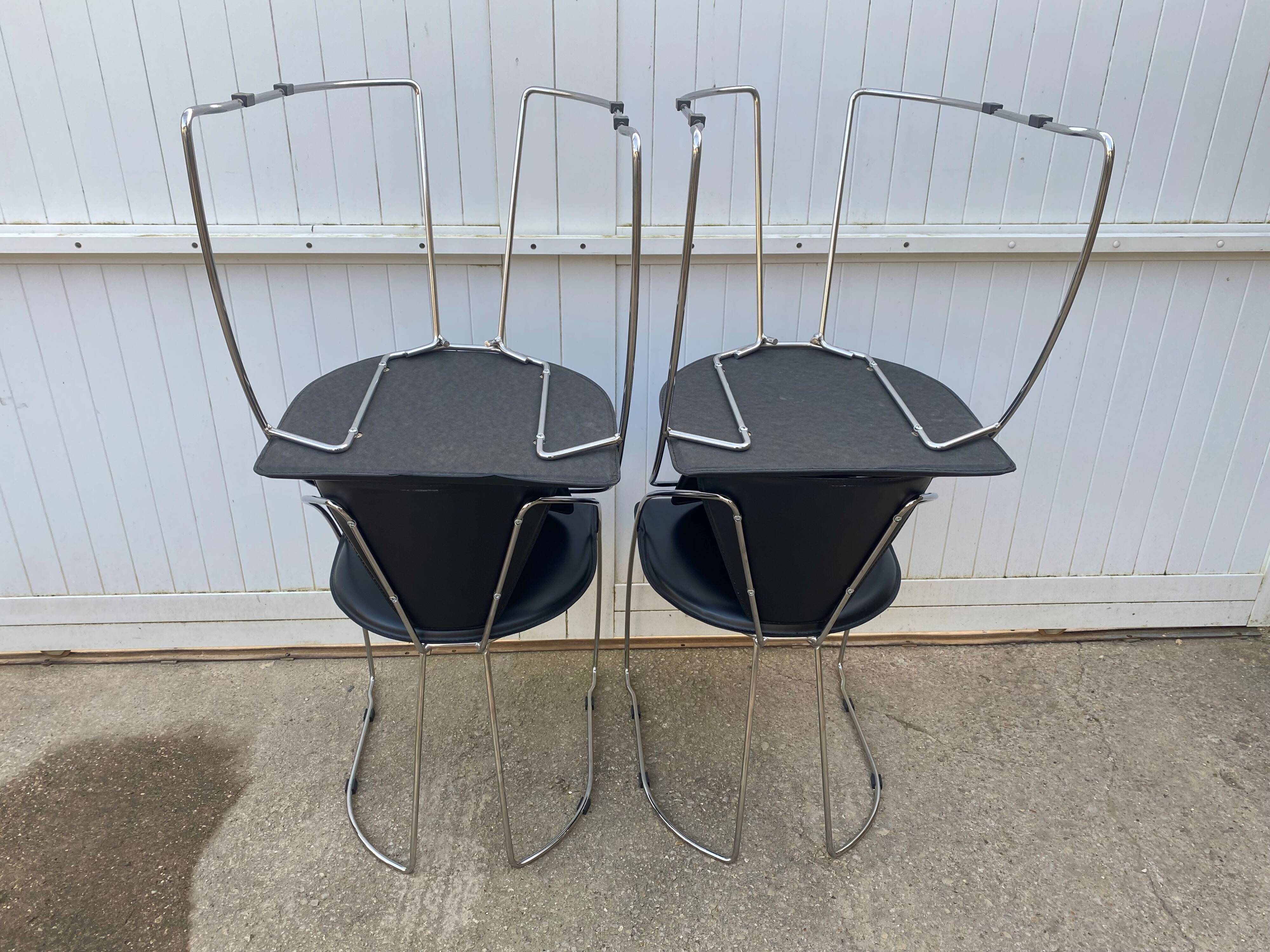4 Linda armchairs by Arrben in black leather and chrome steel, 1980
