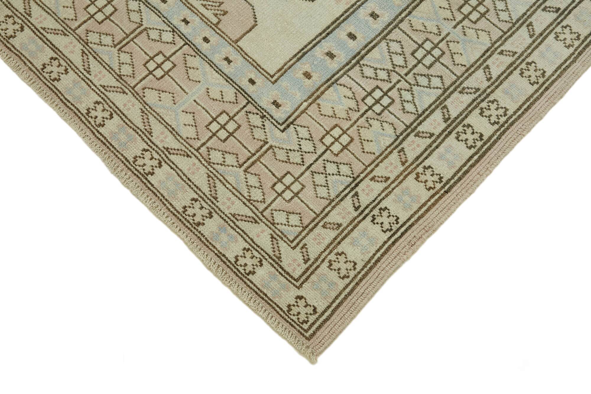 Turkish Vintage Anatolian Rug 175 cm x 254 cm