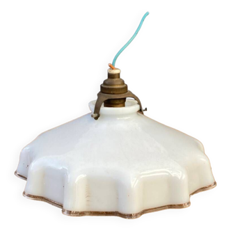 Opaline pendant with wavy edge