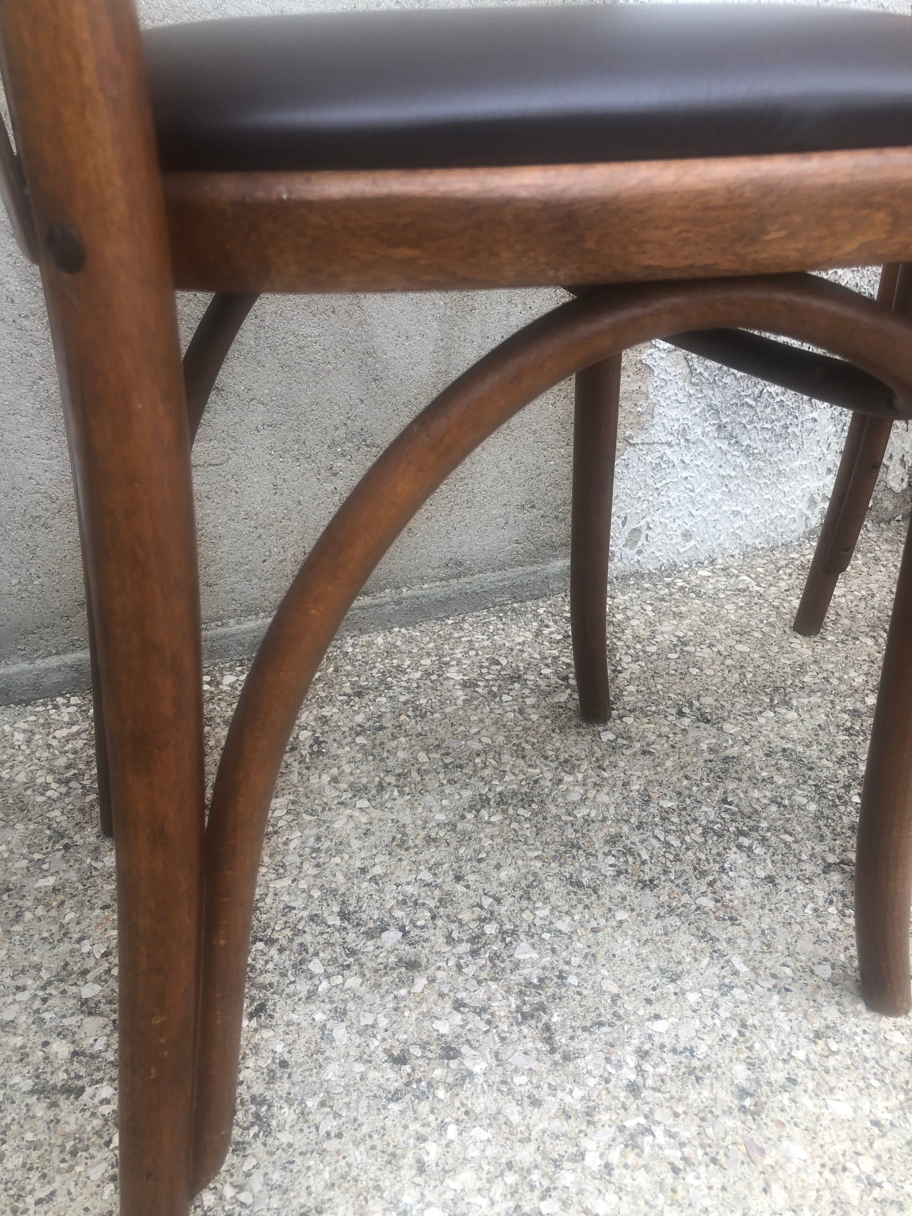 Suite de 5 chaises bistrot (assises neuves)
