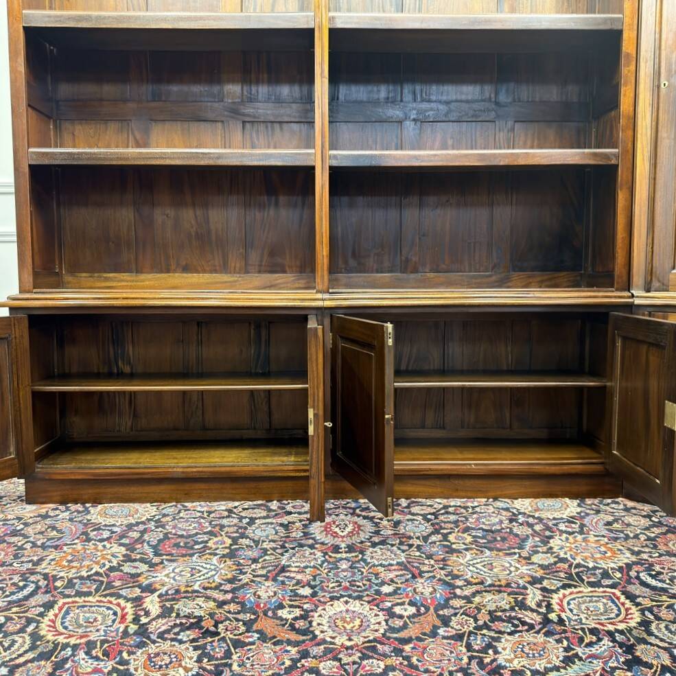Bibliothèque d'angle classique