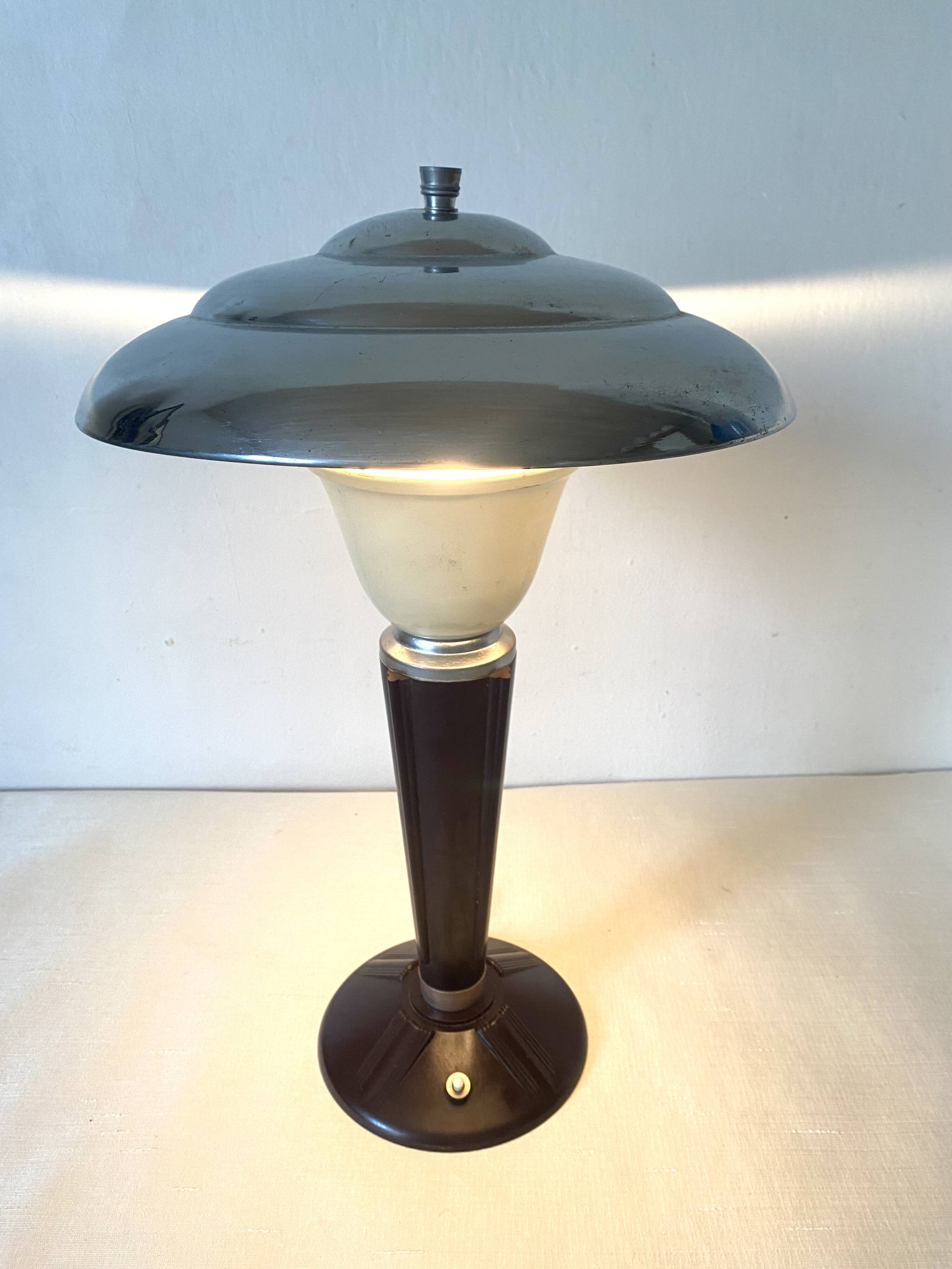 Lampe champignon art déco en bakélite et chrome