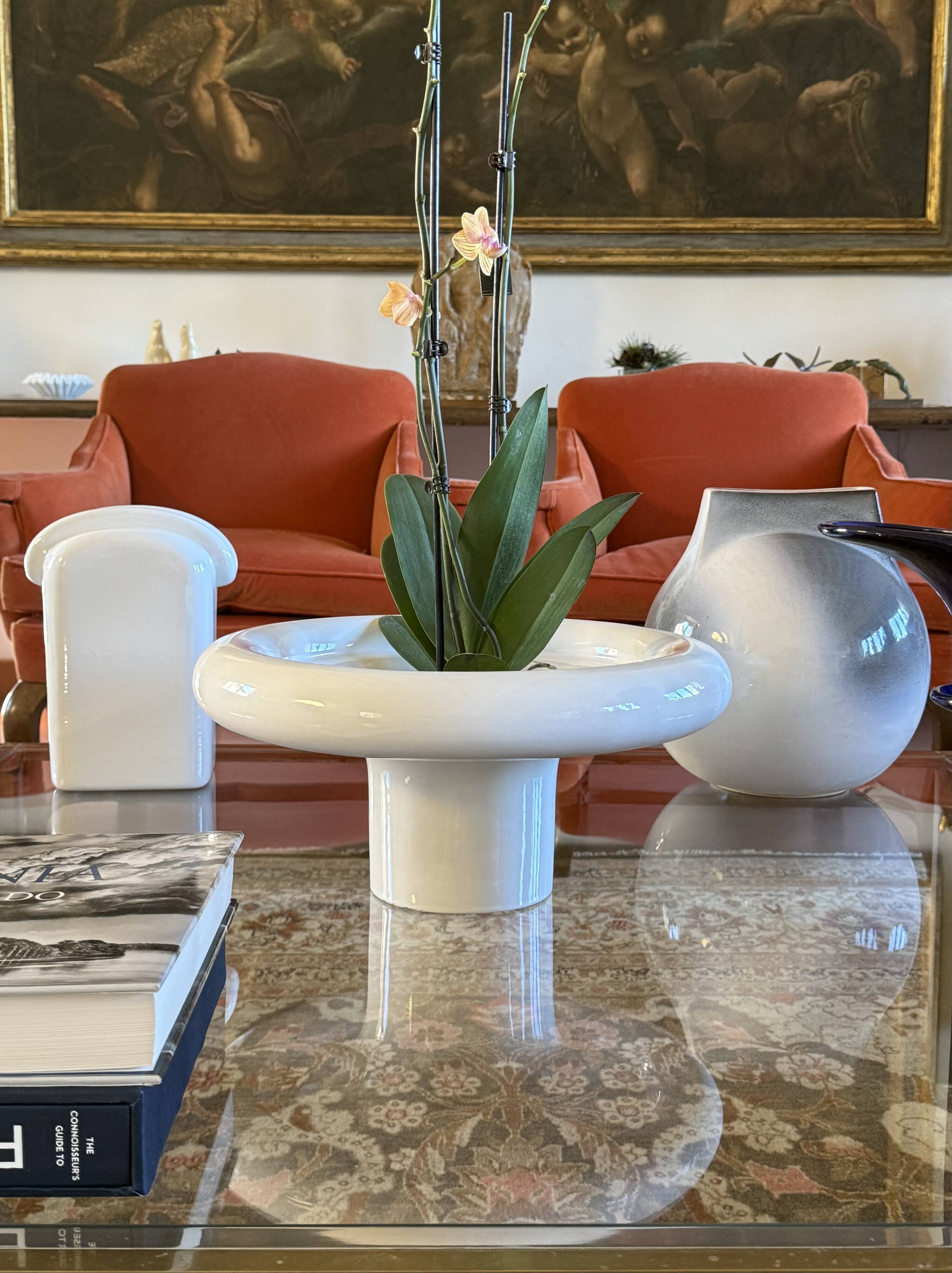 Roberto Arioli, vase en céramique blanche de l'ère spatiale, Gabbianelli Italie ca. 1970