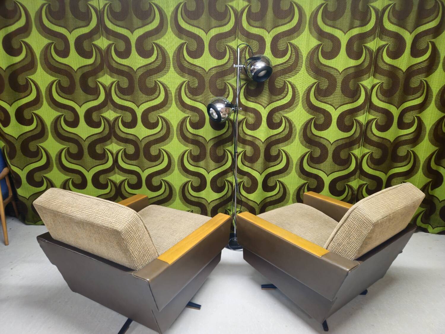 "1970 swivel armchair pair"