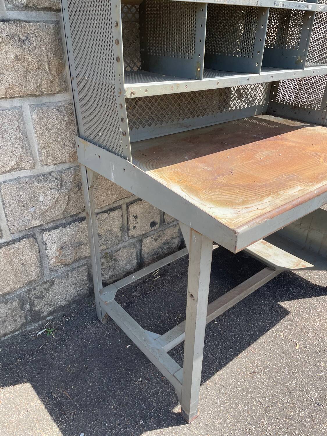 Meuble de tri de La Poste atelier en métal