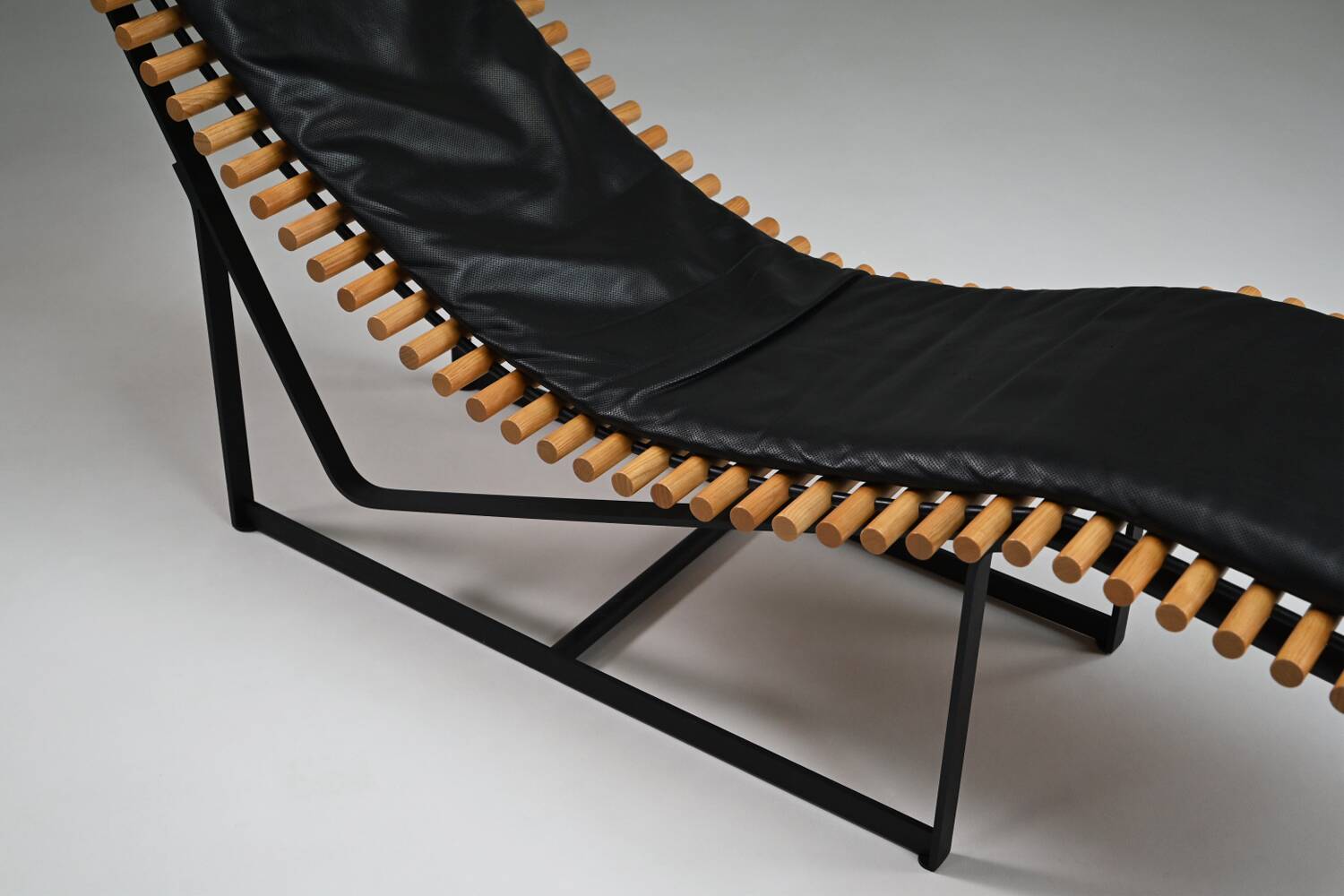 Chaise longue à dossier en épine dorsale par Peter Strassl, Allemagne des années 1970.
