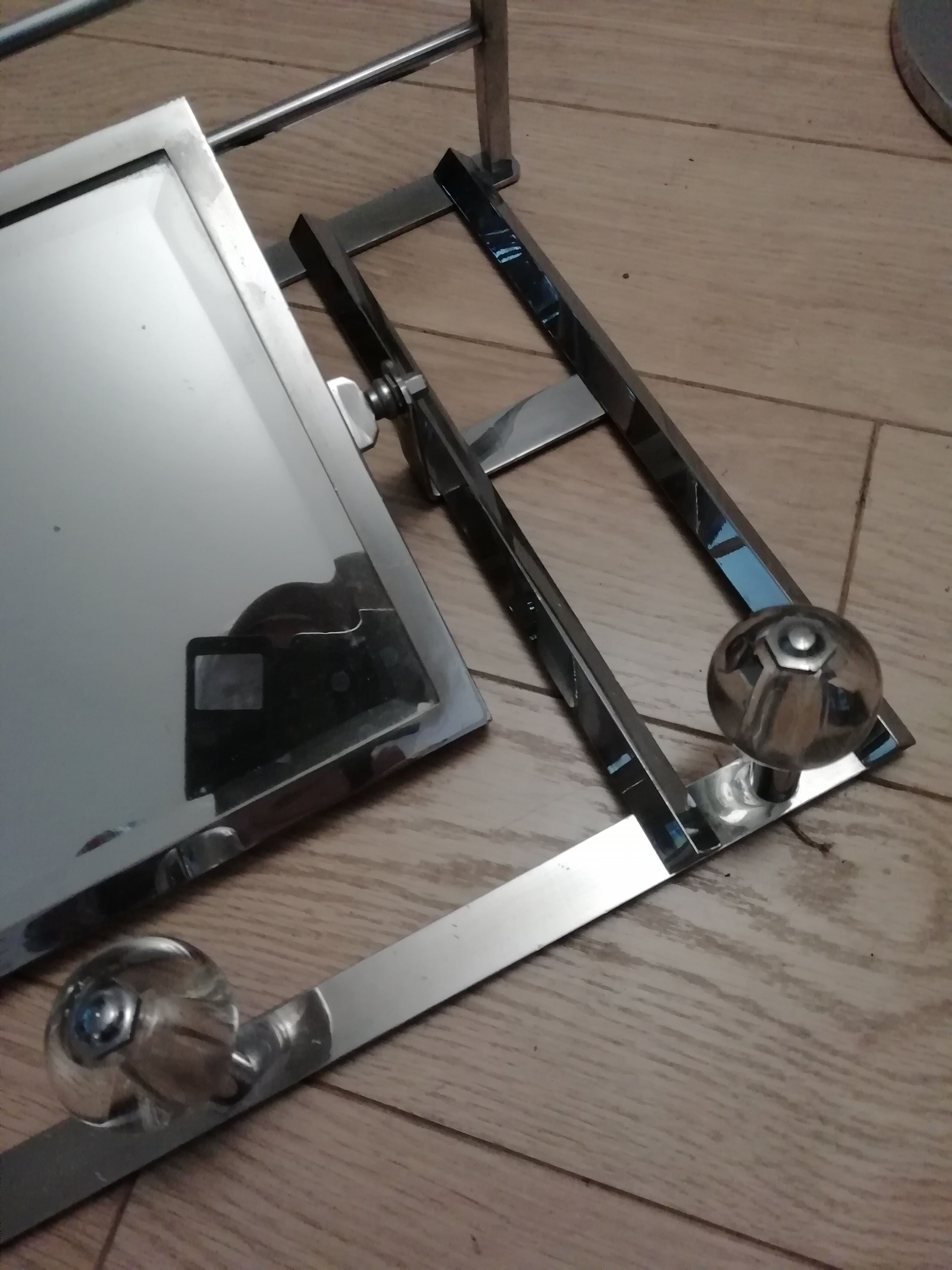 Coat/mirror/chrome door