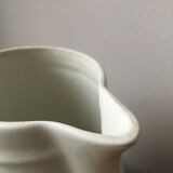 Broc pichet blanc en porcelaine à feu de Grigny