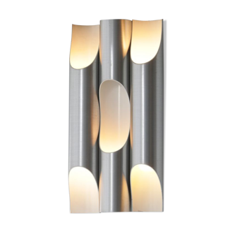 “Fuga” wall sconce, designed by Maija Liisa Komulainen, produced by Raak in the Netherlands