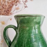 Pichet ancien vert en terre cuite peinte