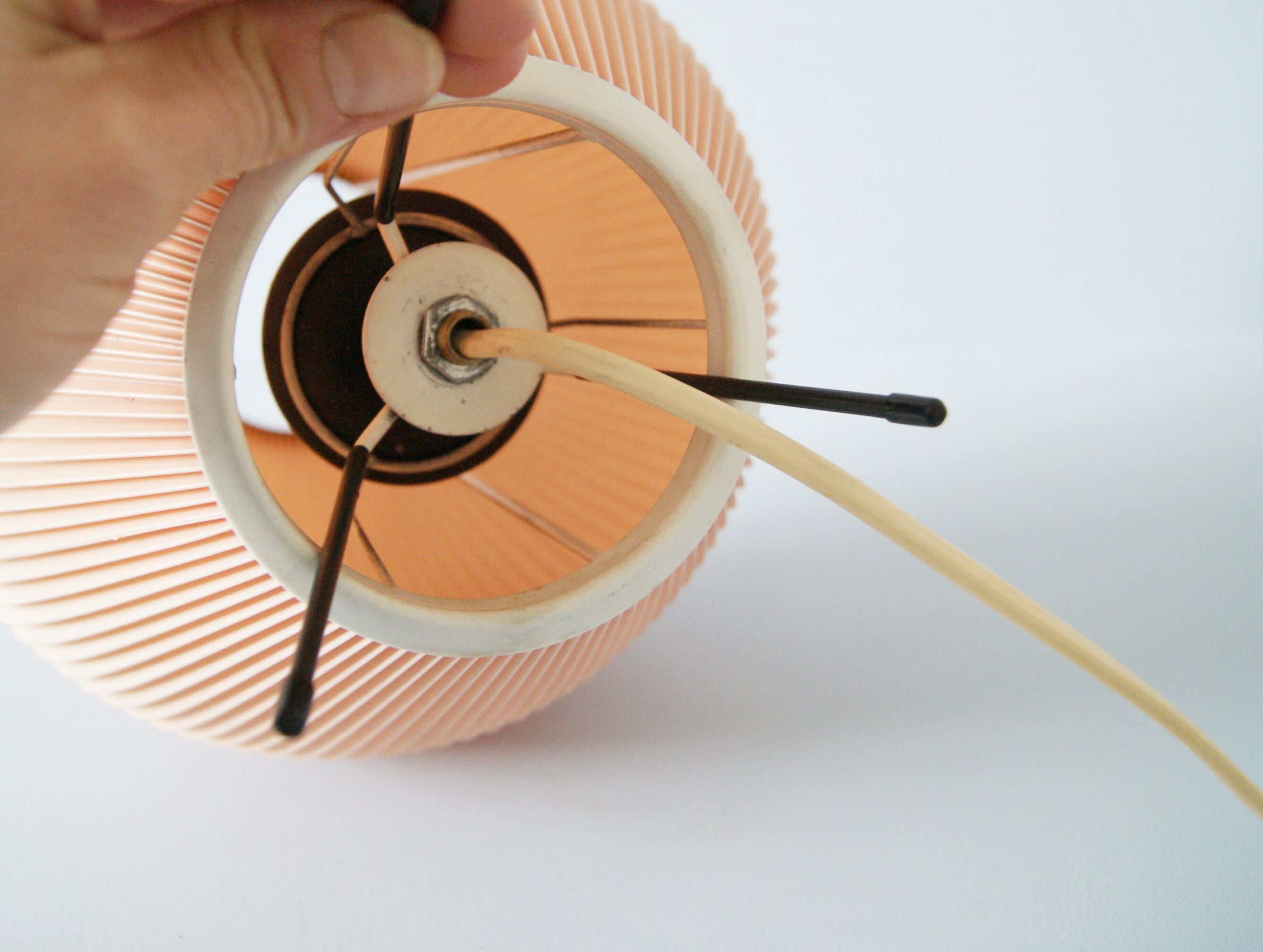 Cocoon lamp with pink pleated shade, 50's lighting