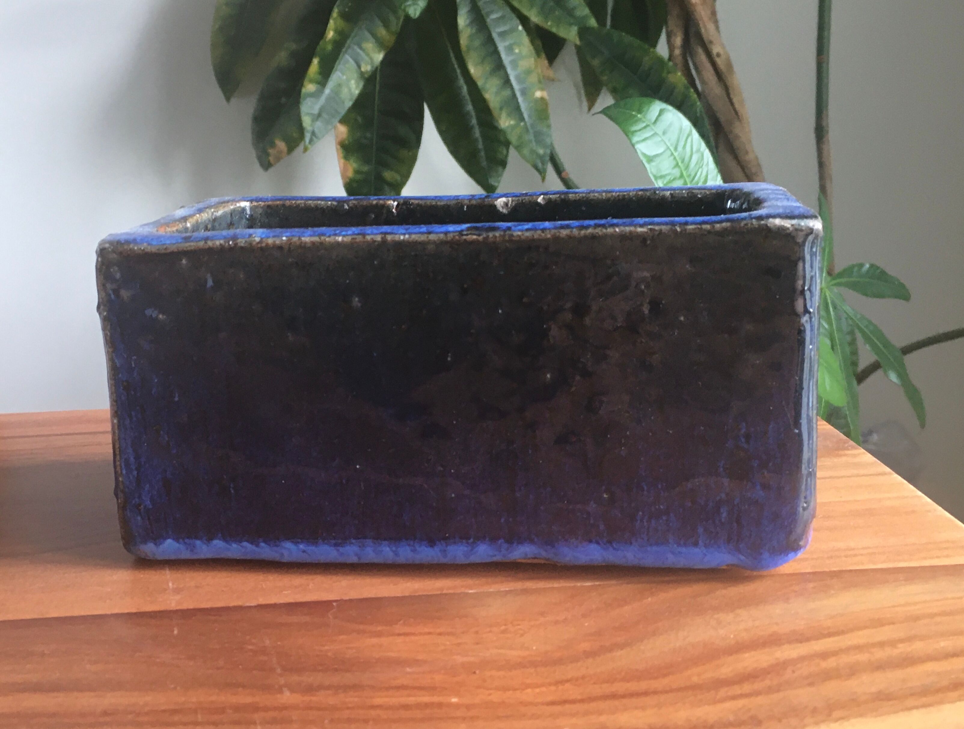 L'atmosphère authentique d'un atelier de poterie centenaire toujours en
