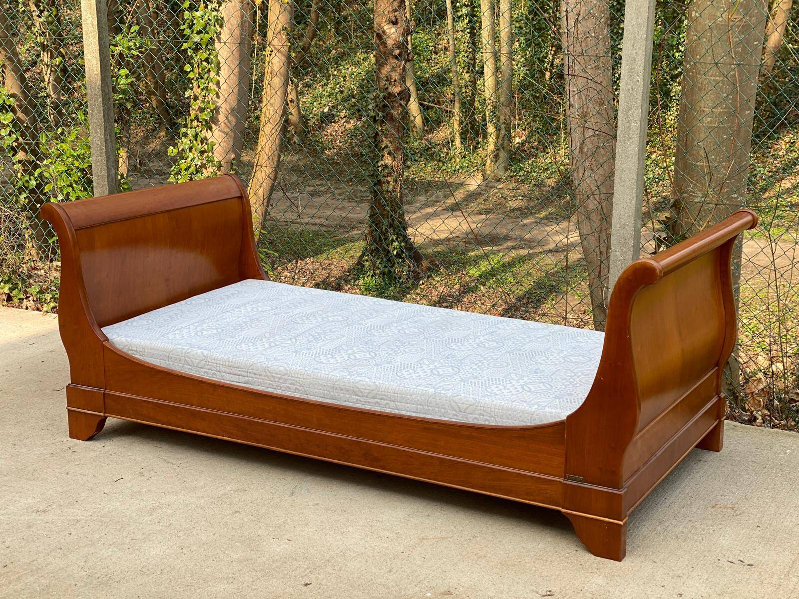 Louis Philippe Grange solid wood sleigh bed with base