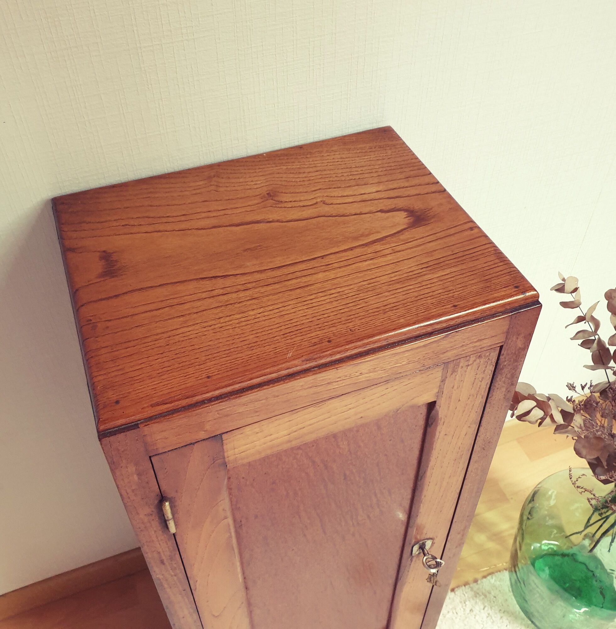 Furniture of metier in its juice perfect vintage condition