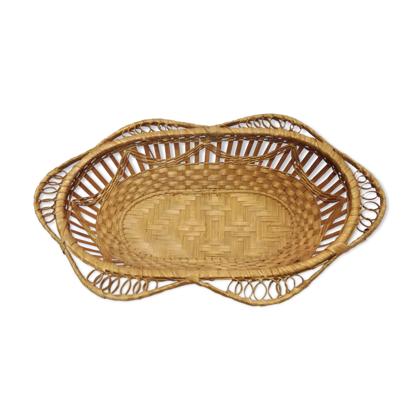 Vintage trends rattan basket