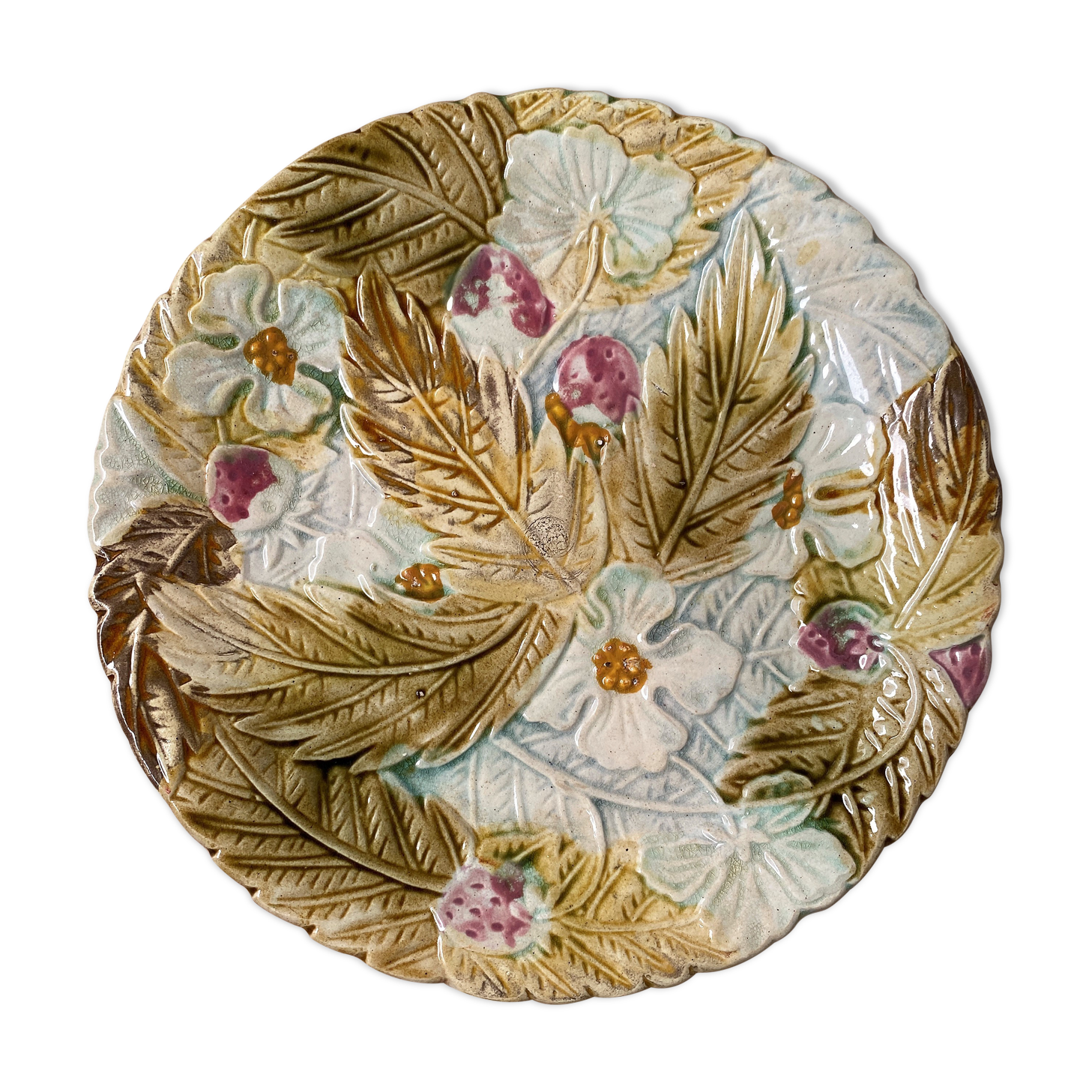 Assiette en barbotine