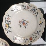 Pair of plates country flowers setting pattern earthenware