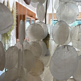 Mother-of-pearl suspension