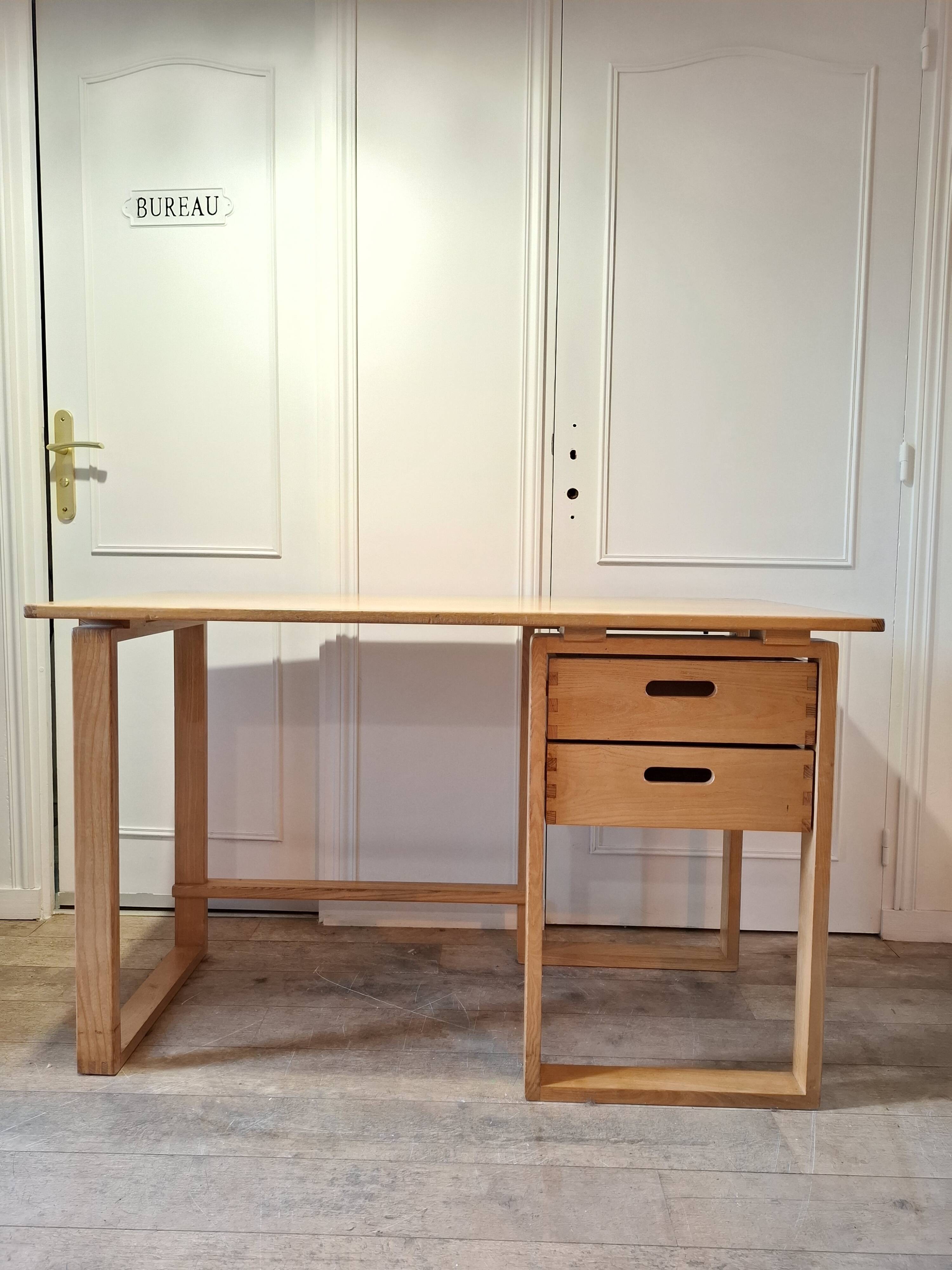 Modernist desk