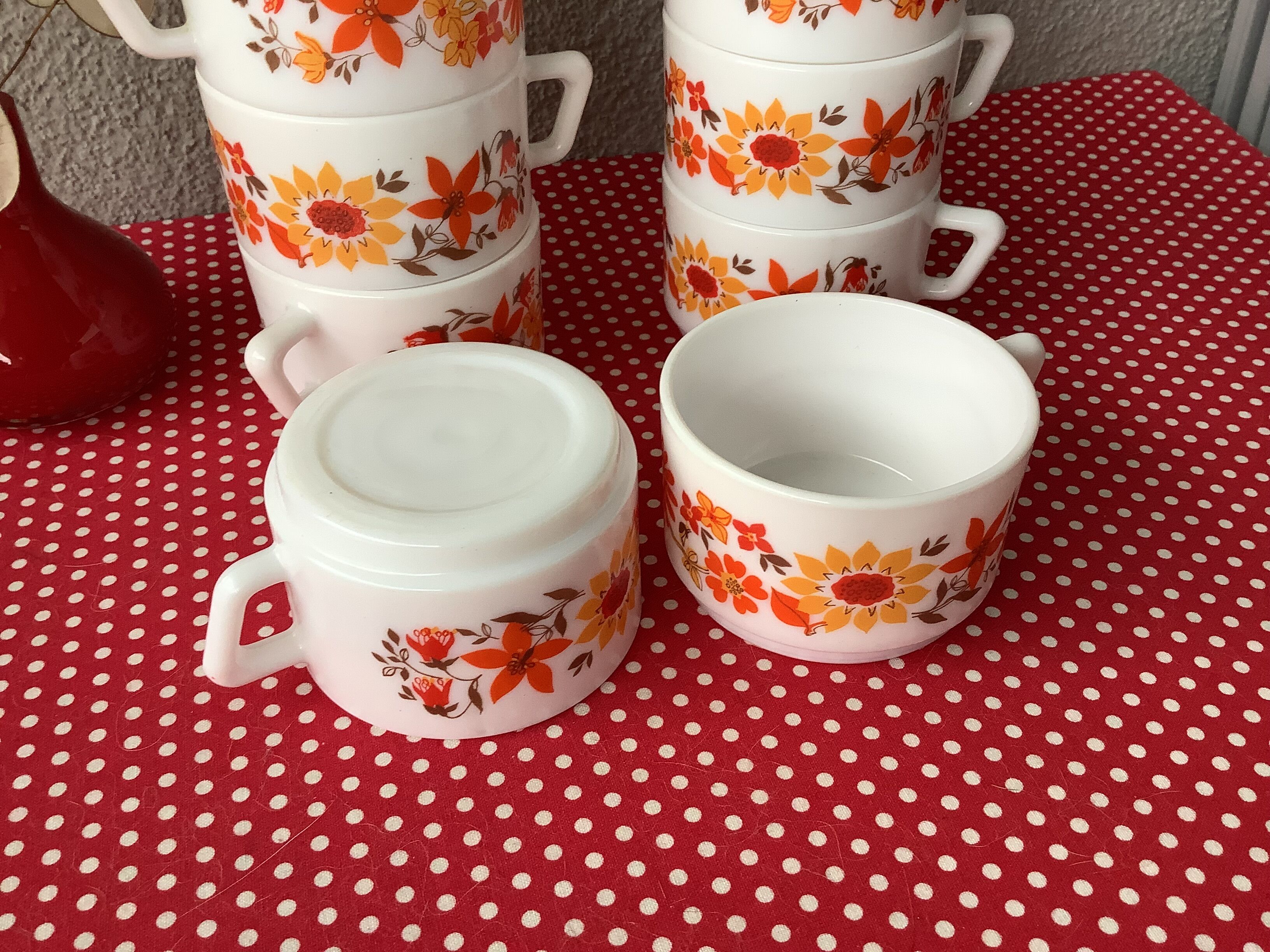 Arcopal Cups "Flora" - Marguerite and Sunflower seventies